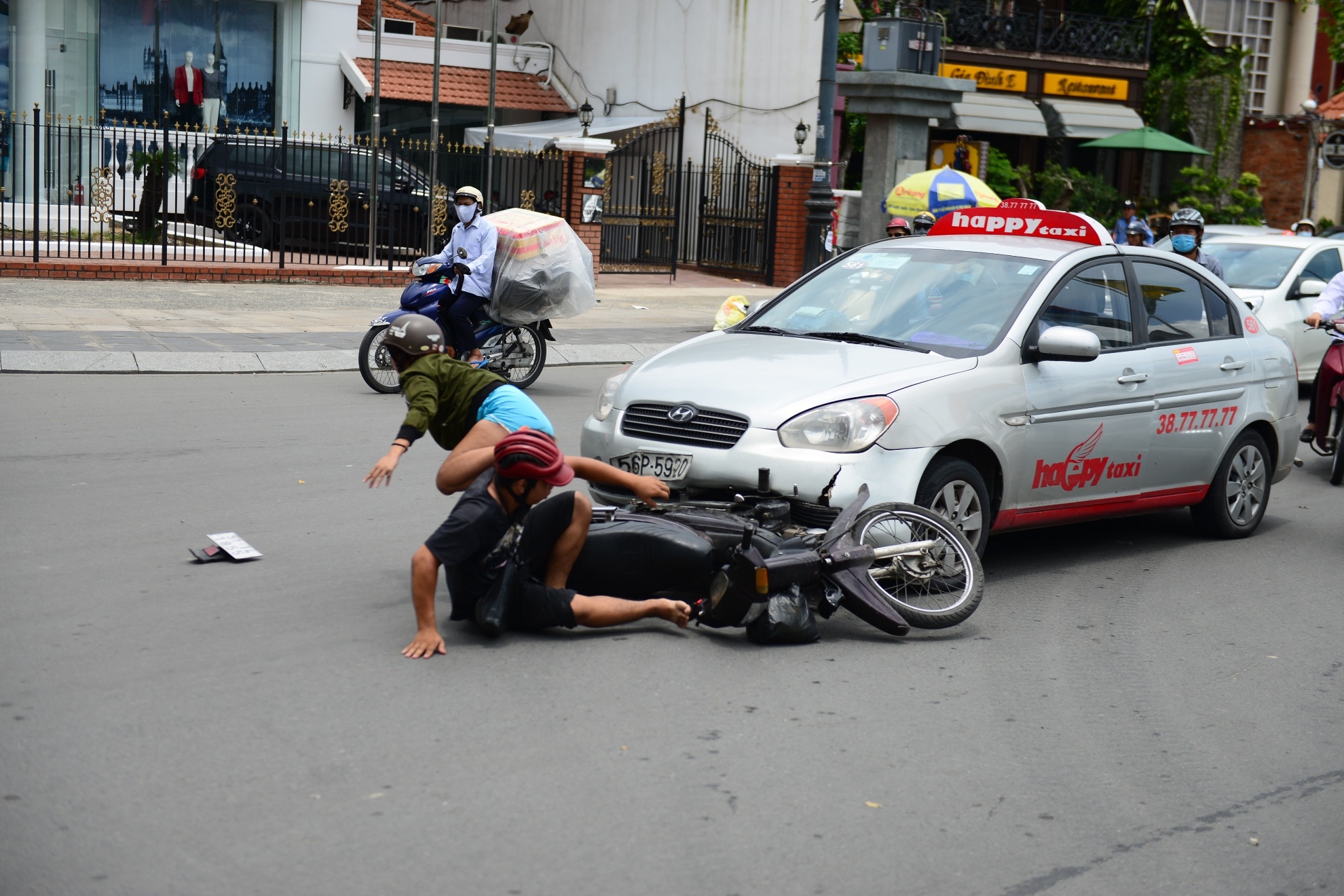 Ket xe duong ra san bay anh 12