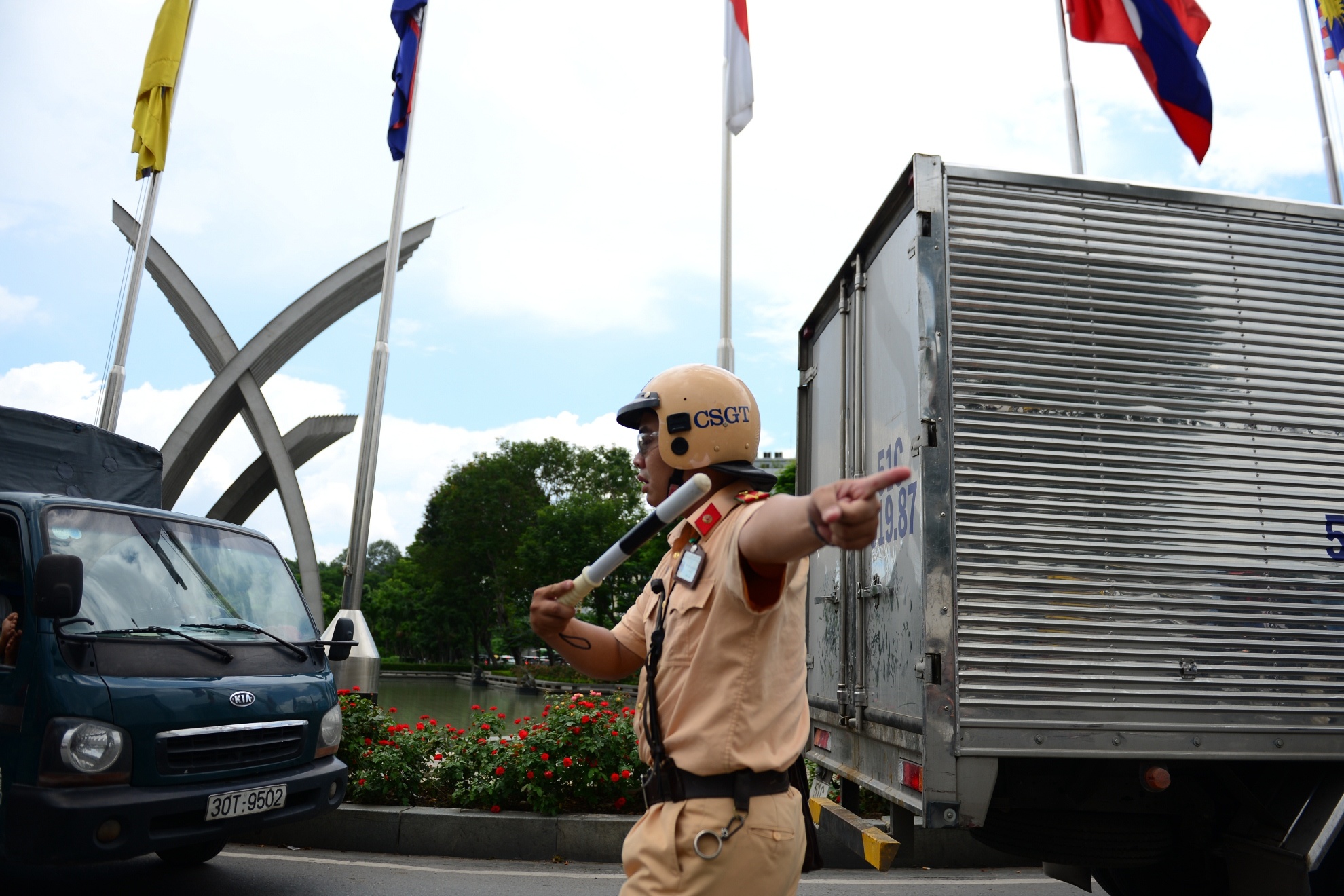 Ket xe duong ra san bay anh 14