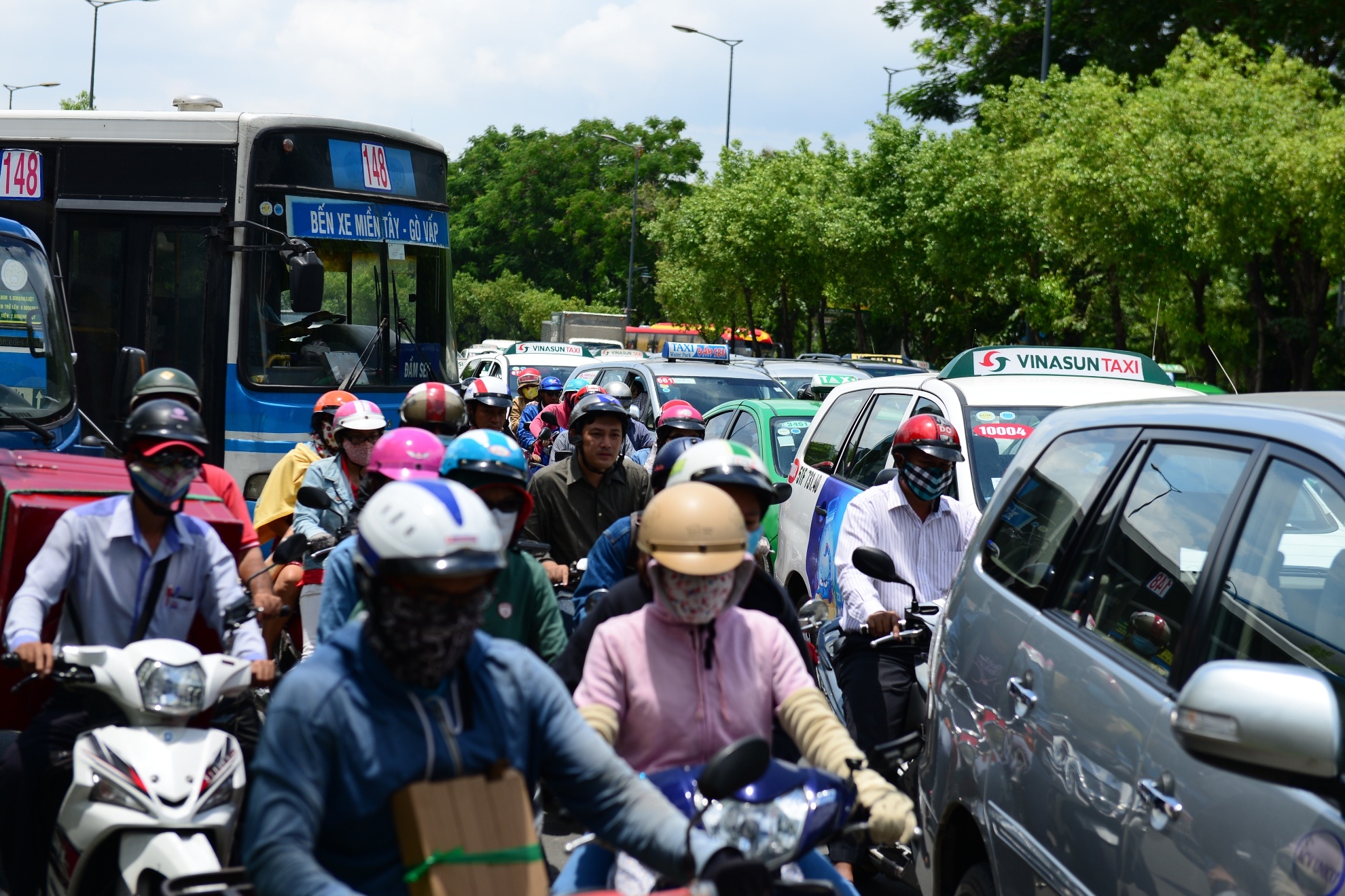 Ket xe duong ra san bay anh 4