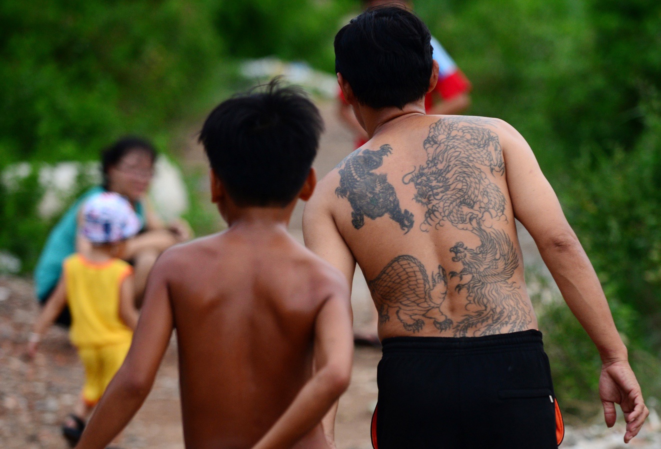 Tre nho Campuchia o khu nha o chuot Sai Gon hinh anh