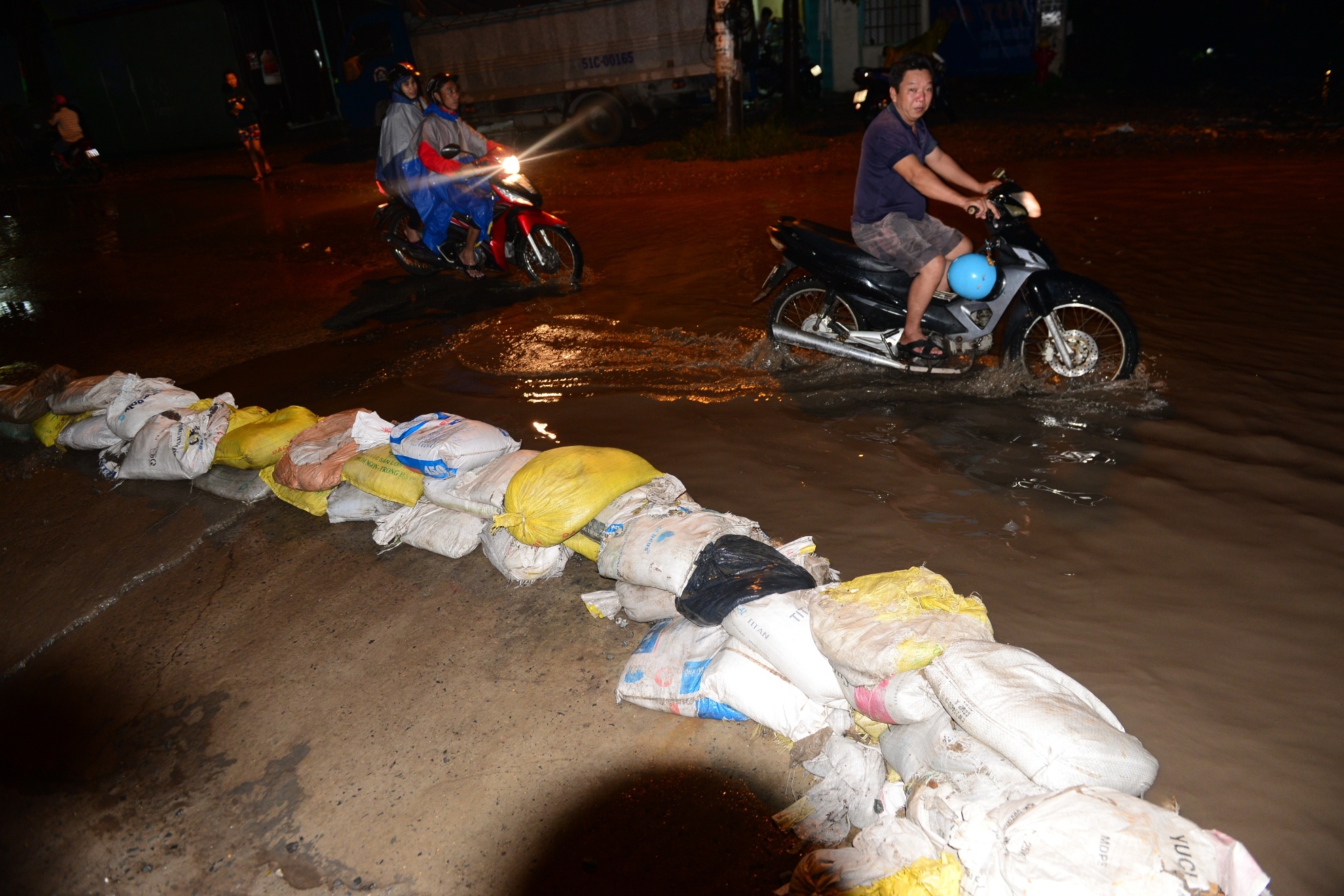 Mưa ngập TP HCM ảnh 5 Mua ngap TP HCM anh 5