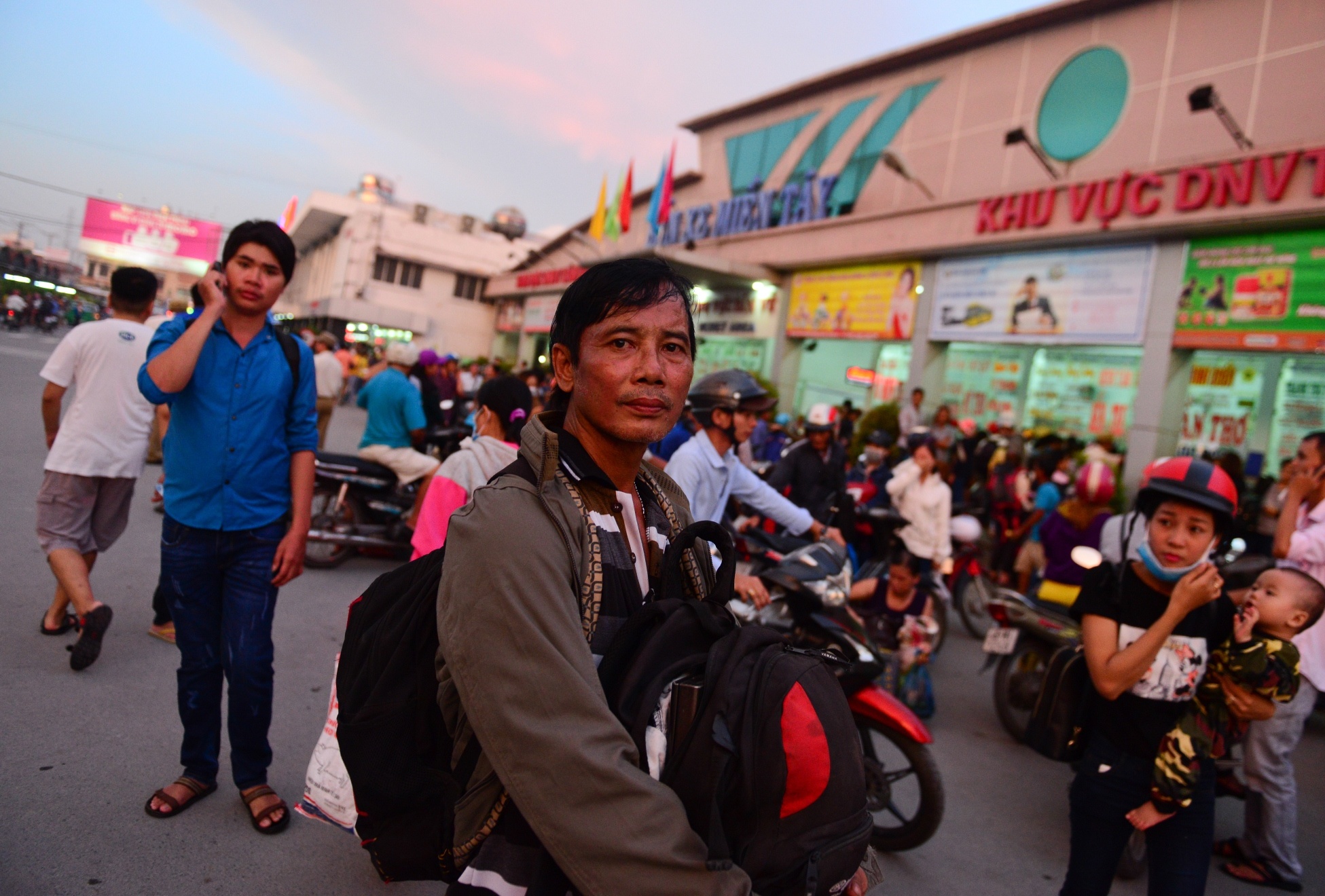 ben xe My Dinh dong nghit nguoi dip 2/9 anh 14