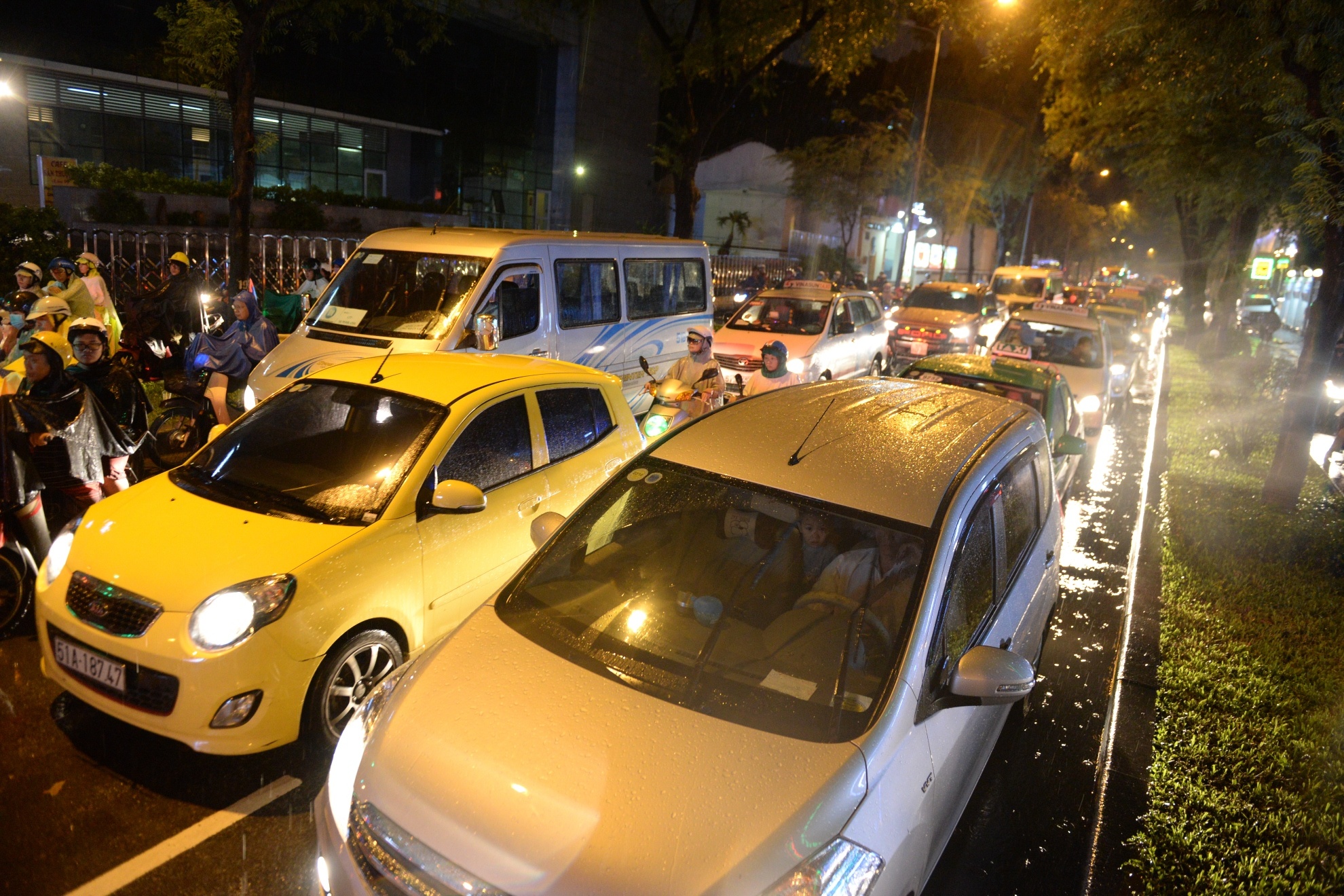 Kẹt xe sau mưa ảnh 13 Ket xe sau mua anh 13