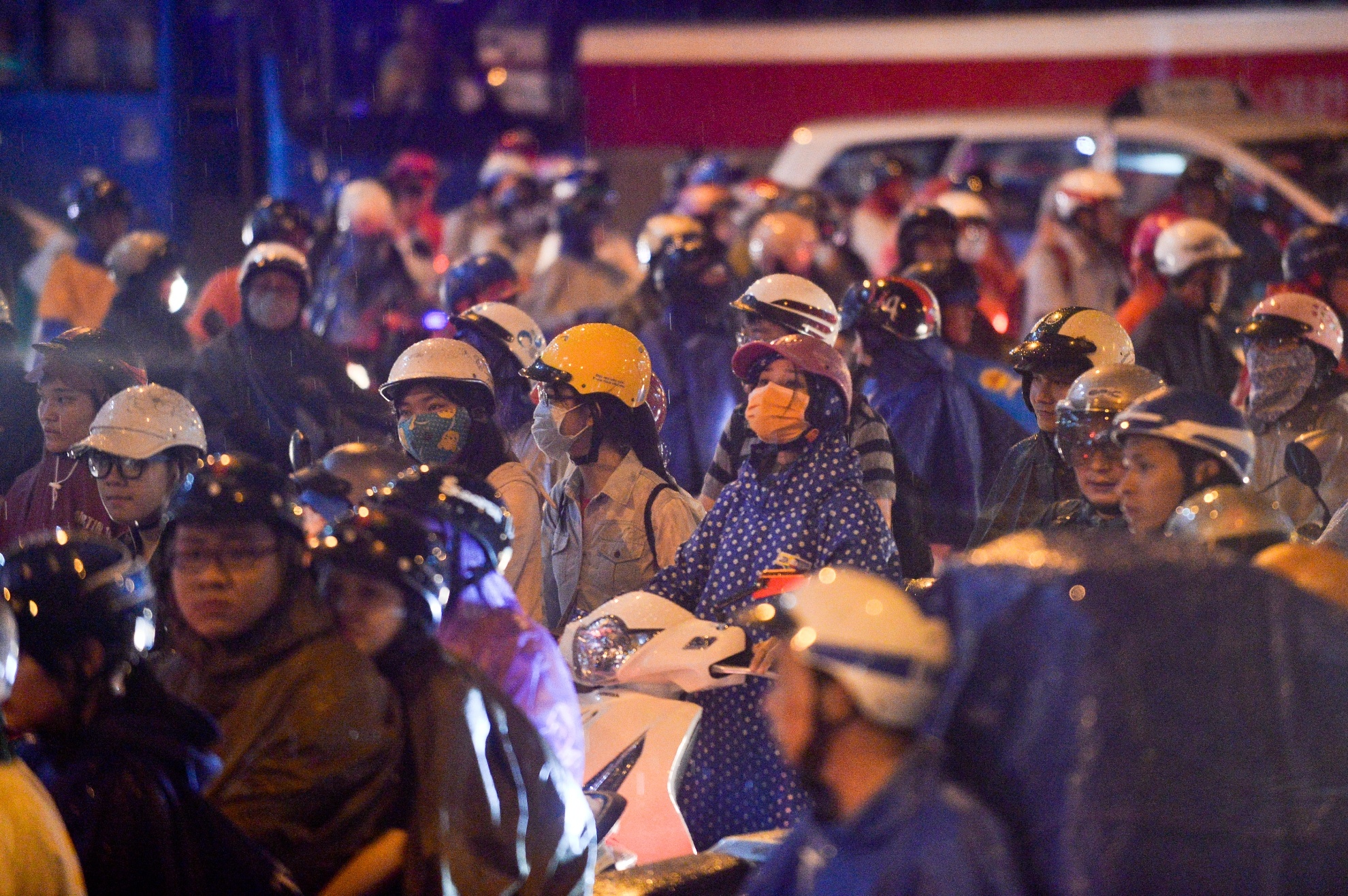 Kẹt xe sau mưa ảnh 2 Ket xe sau mua anh 2