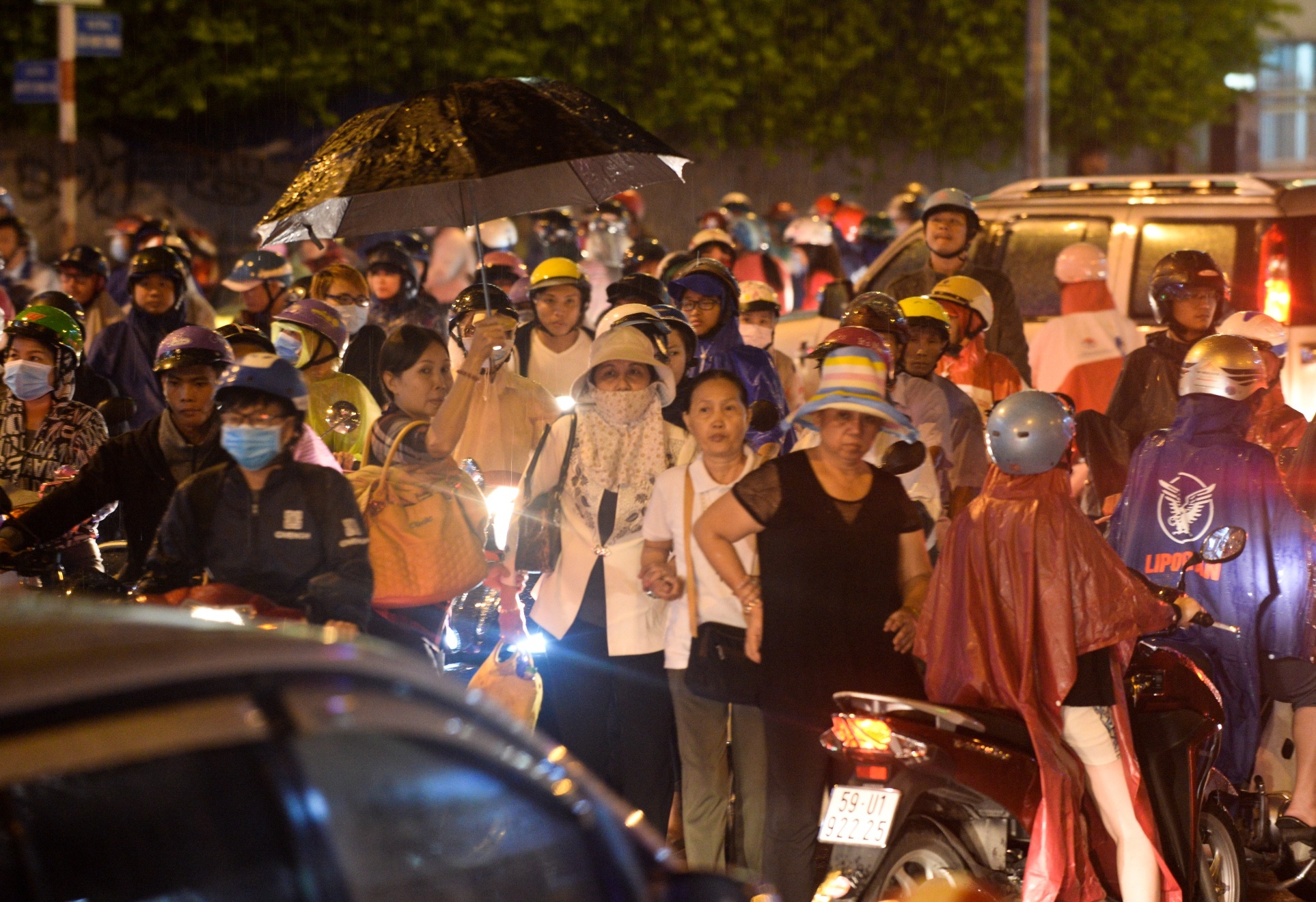 Kẹt xe sau mưa ảnh 4 Ket xe sau mua anh 4