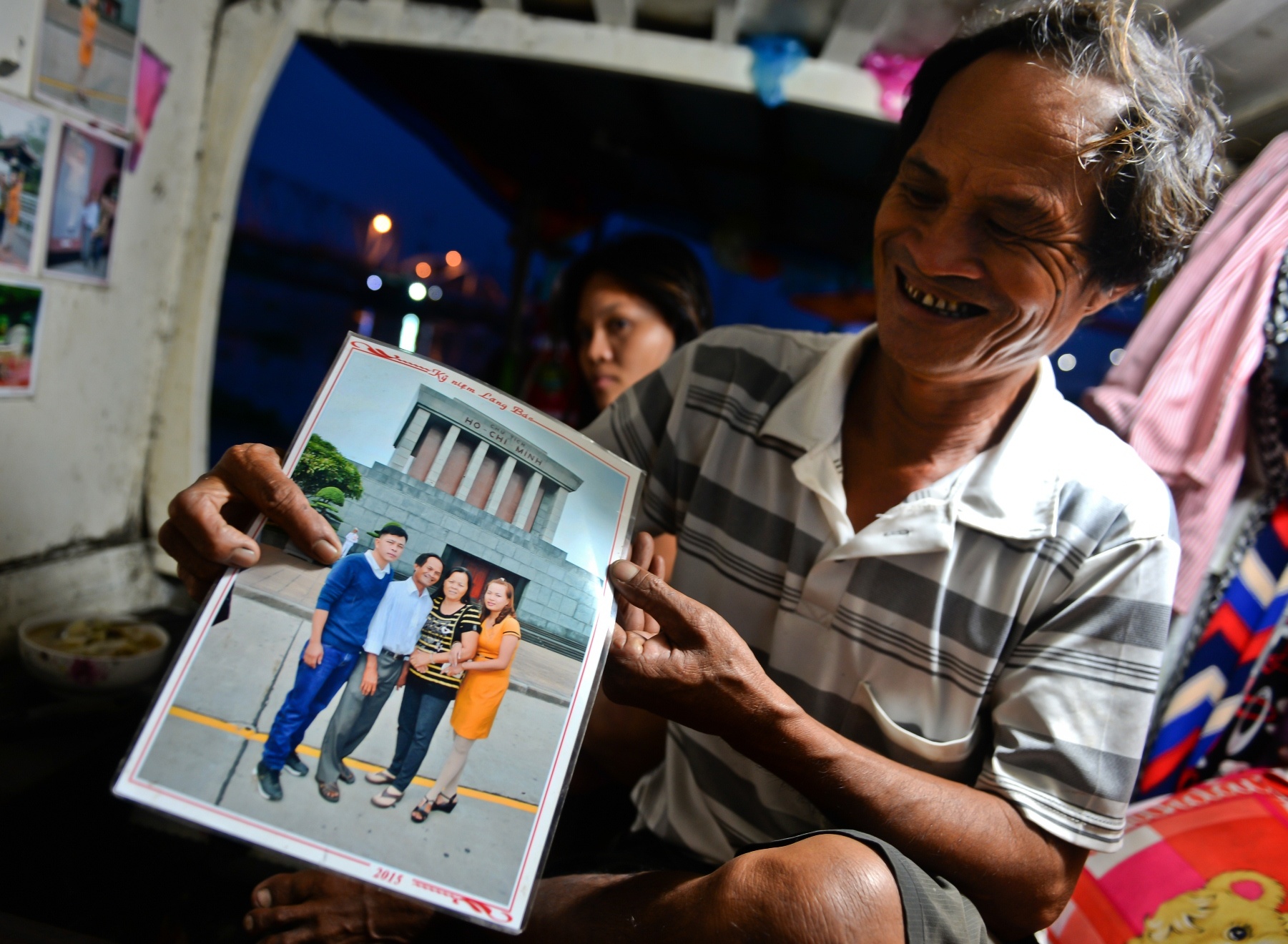 Ong Ba Chuc vot xac cuu nguoi anh 15