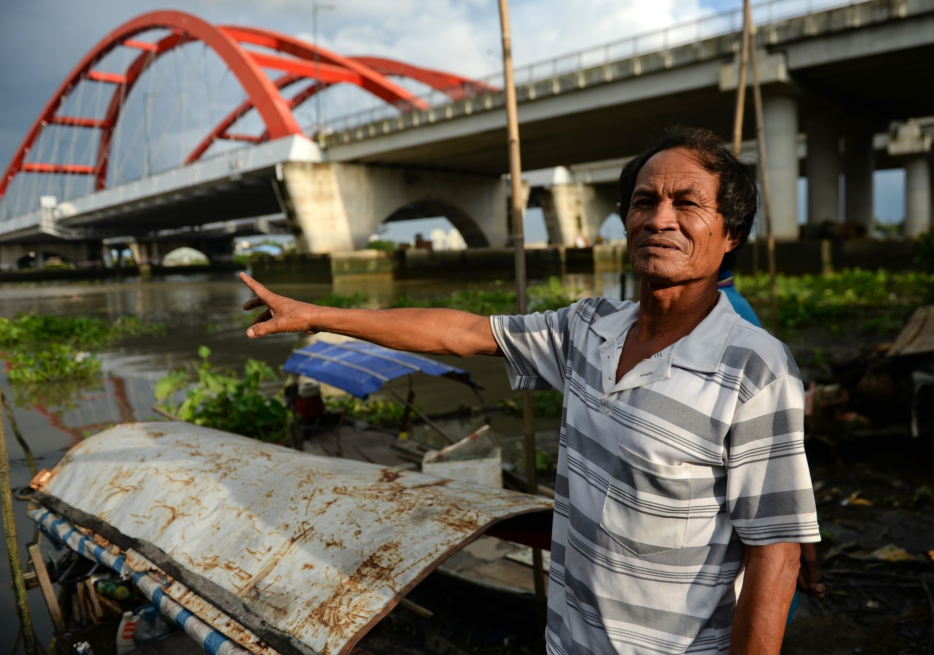 Ong Ba Chuc vot xac cuu nguoi anh 3