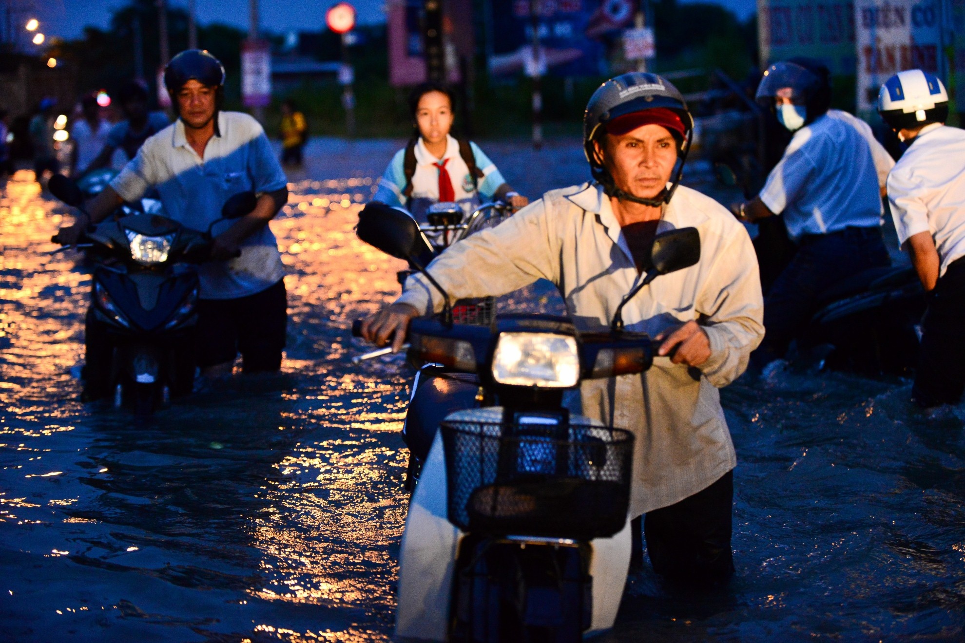 Trieu cuong o Sai Gon anh 11