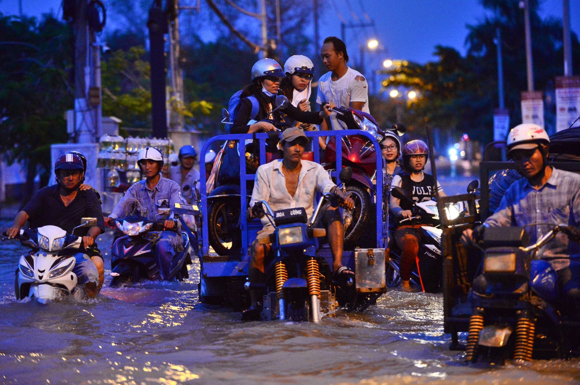 Trieu cuong o Sai Gon anh 12