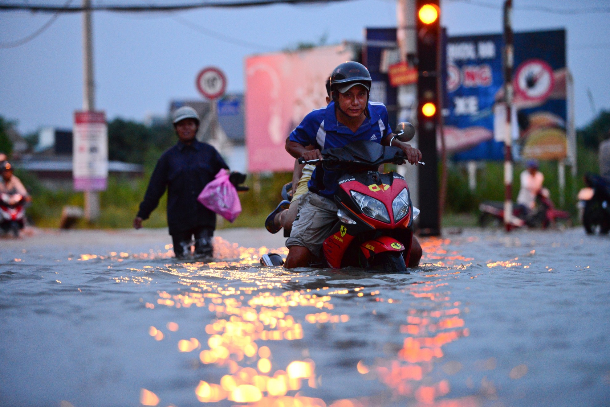 Trieu cuong o Sai Gon anh 7