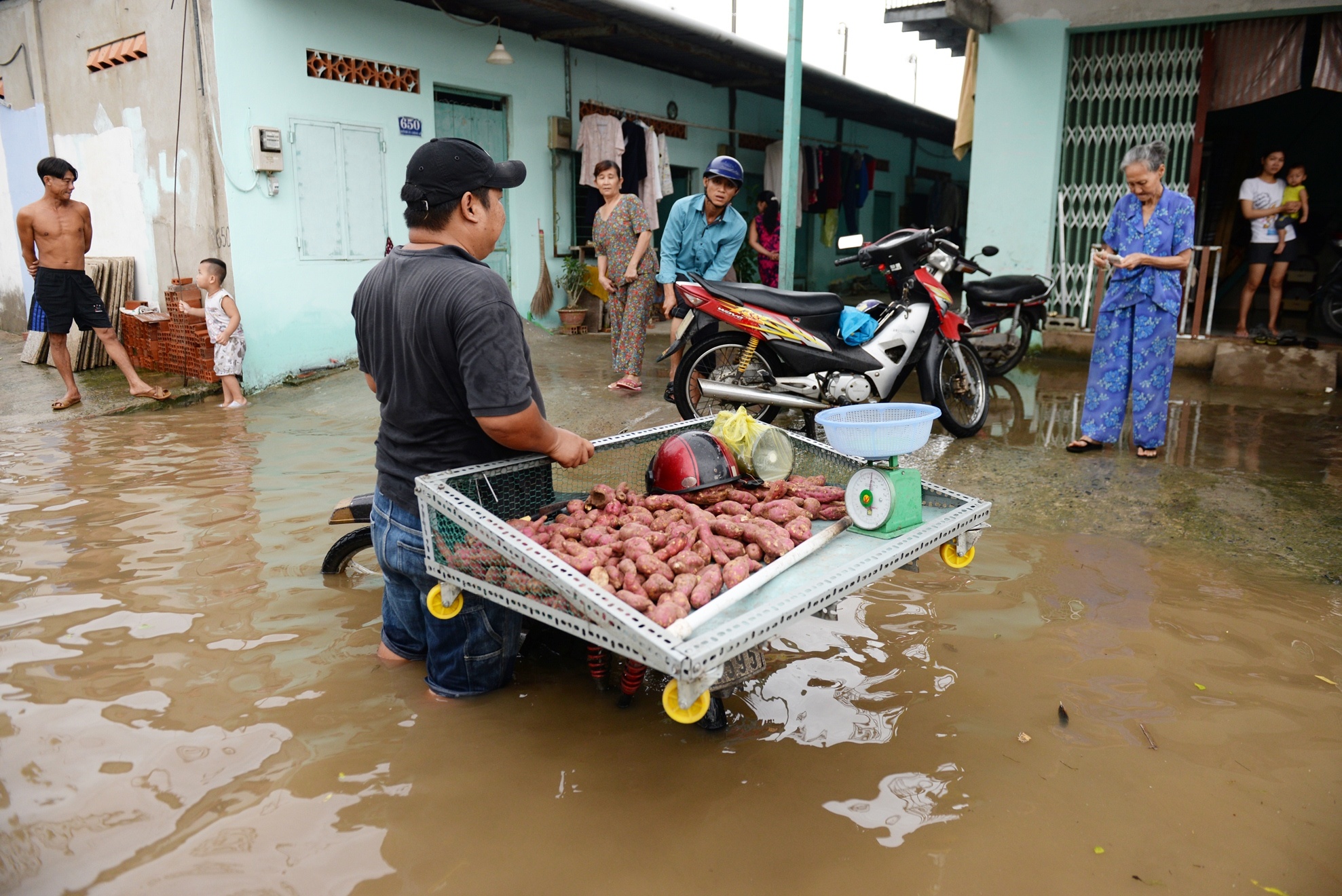 Trieu cuong o Sai Gon anh 4