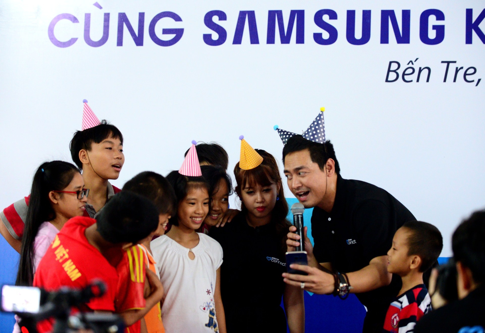 Phan Anh va Quang Bao 'ket noi yeu thuong' anh 13