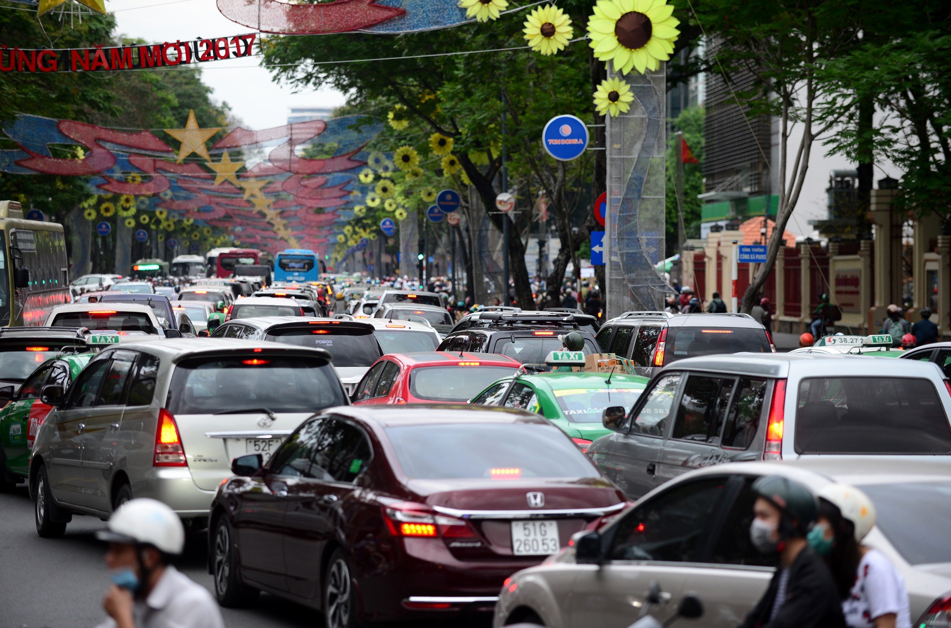 Ket xe o Sai Gon anh 3