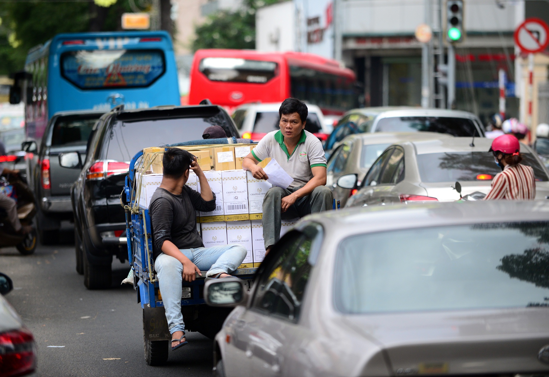 Ket xe o Sai Gon anh 8