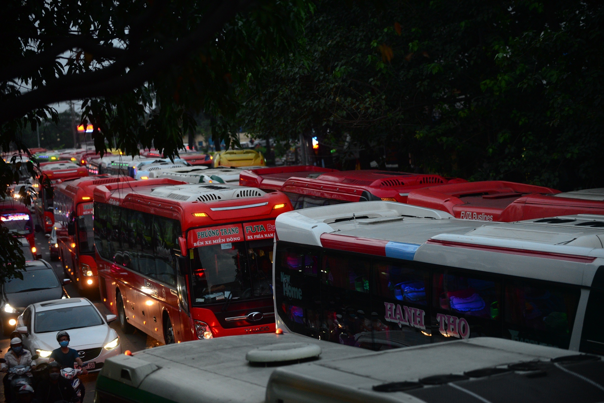 kẹt xe bến xe miền Đông ảnh 5 ket xe ben xe mien Dong anh 5