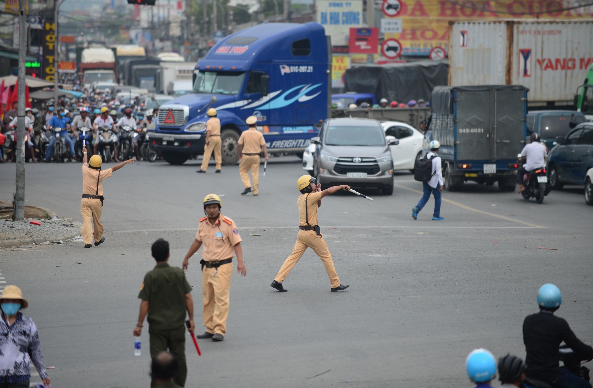 Ket xe quoc lo 50 anh 11