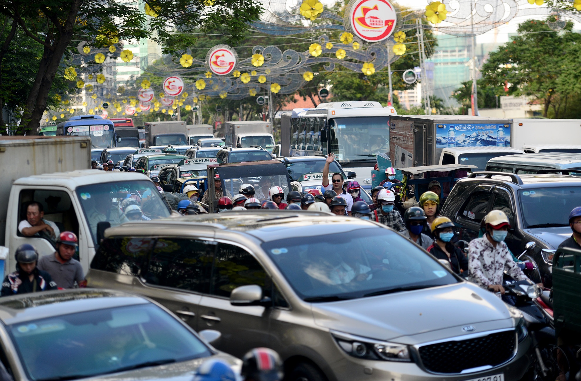 ket xe cuoi nam anh 1