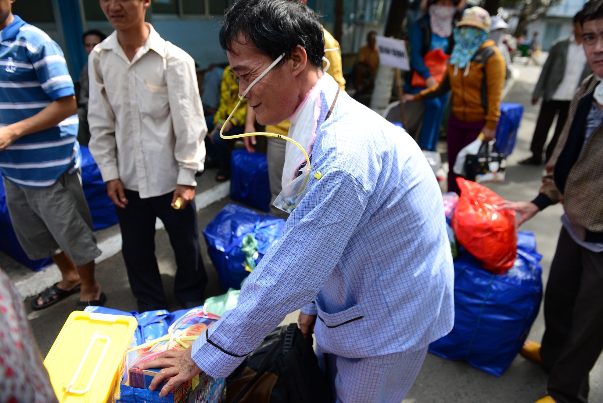 Benh nhan ve que an tet anh 1