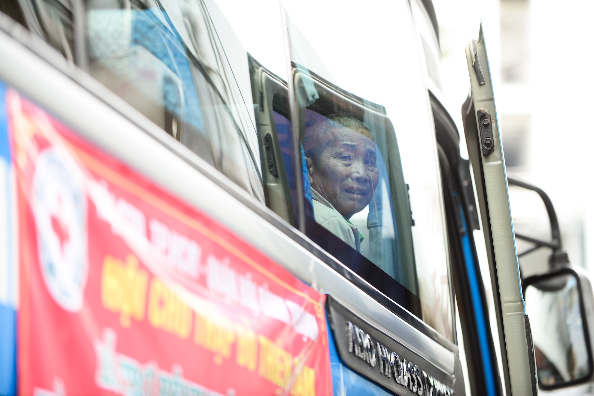 Benh nhan ve que an tet anh 14