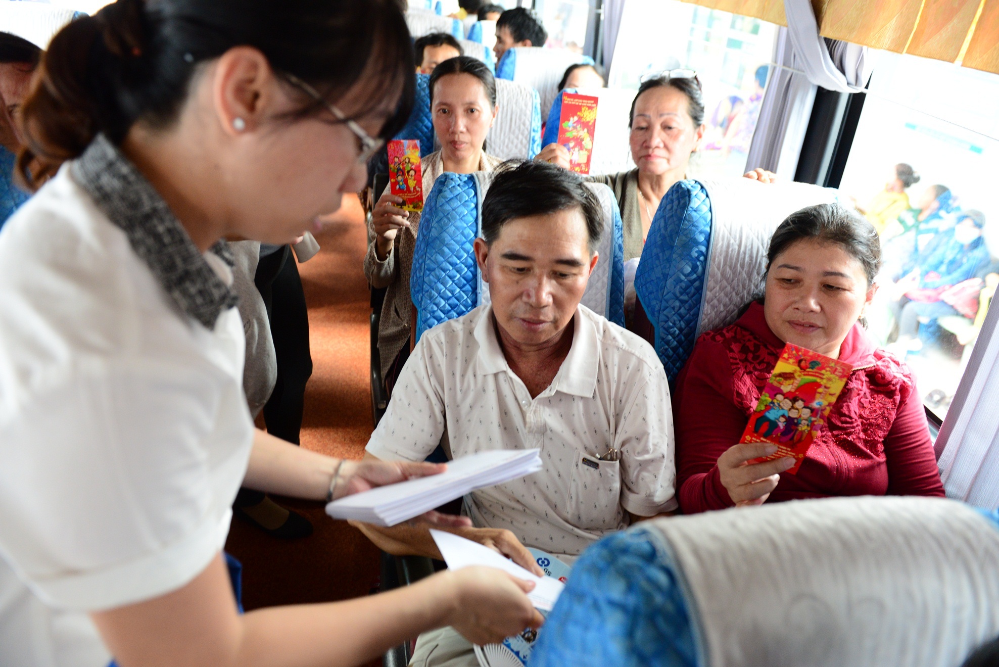 Benh nhan ve que an tet anh 12