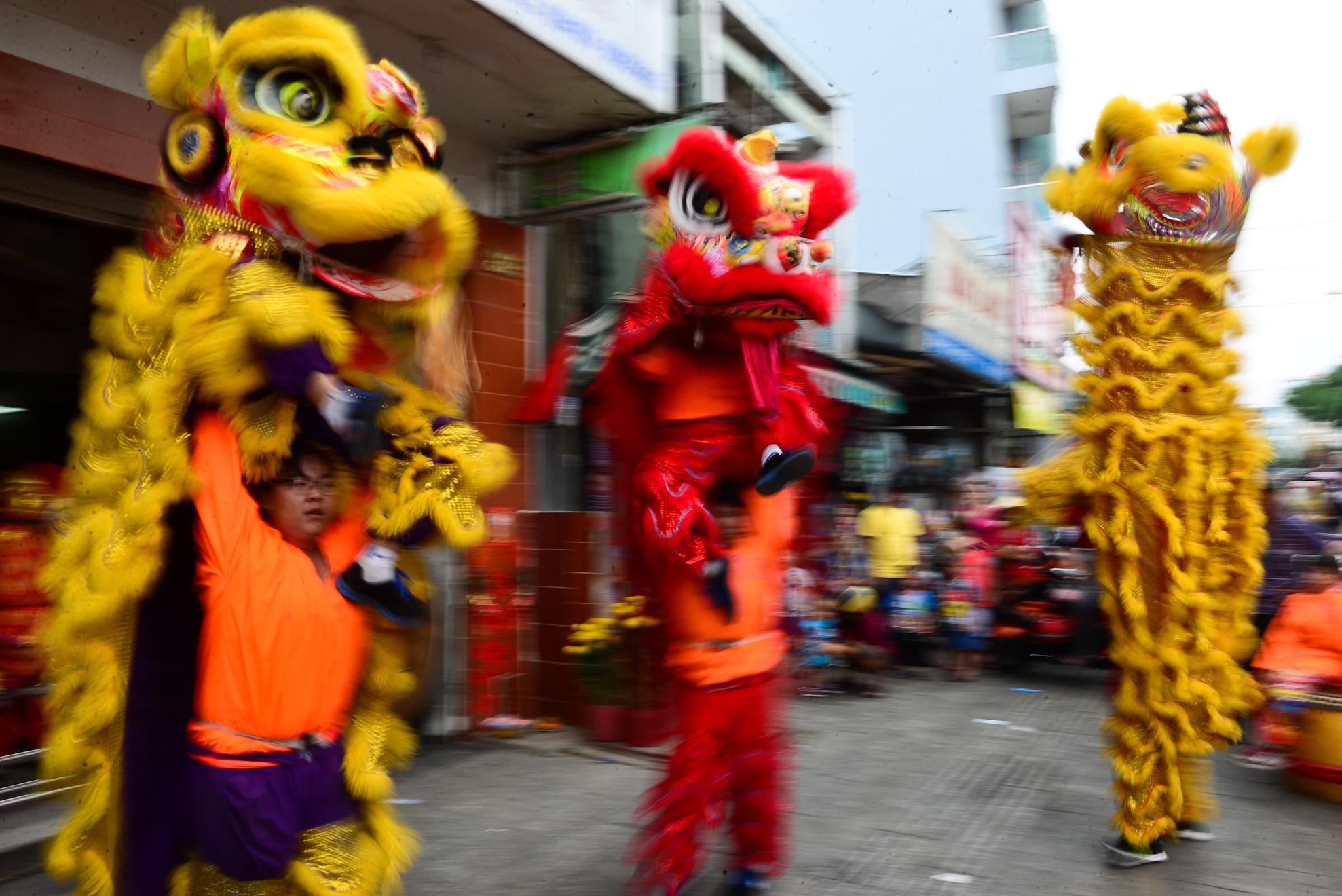 Gioi kinh doanh Sai Gon thue lan - su - rong khai truong hinh anh