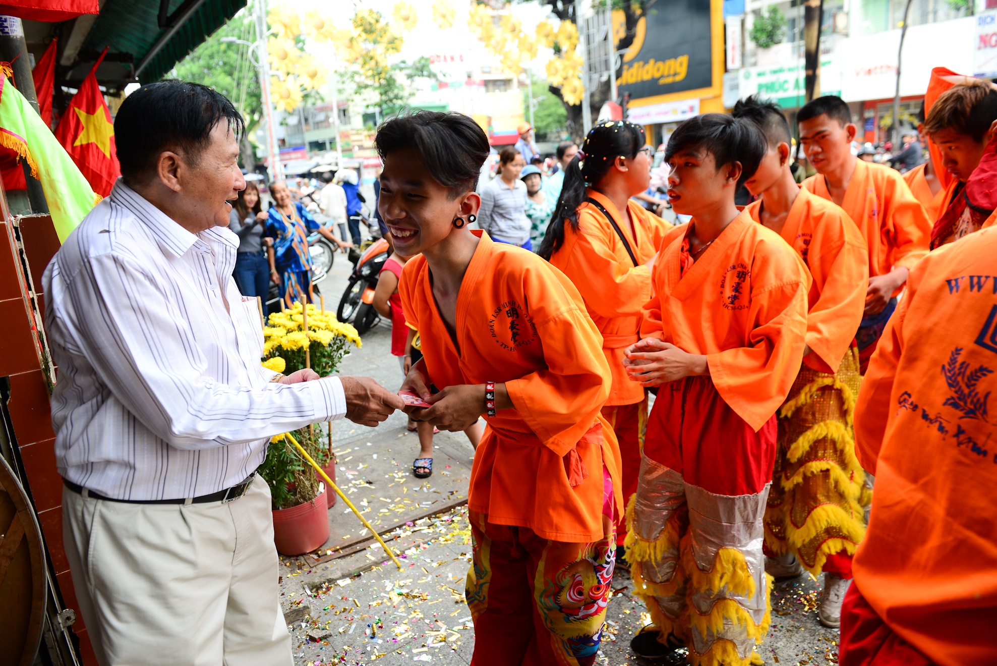 khai truong mung 6 tet anh 7