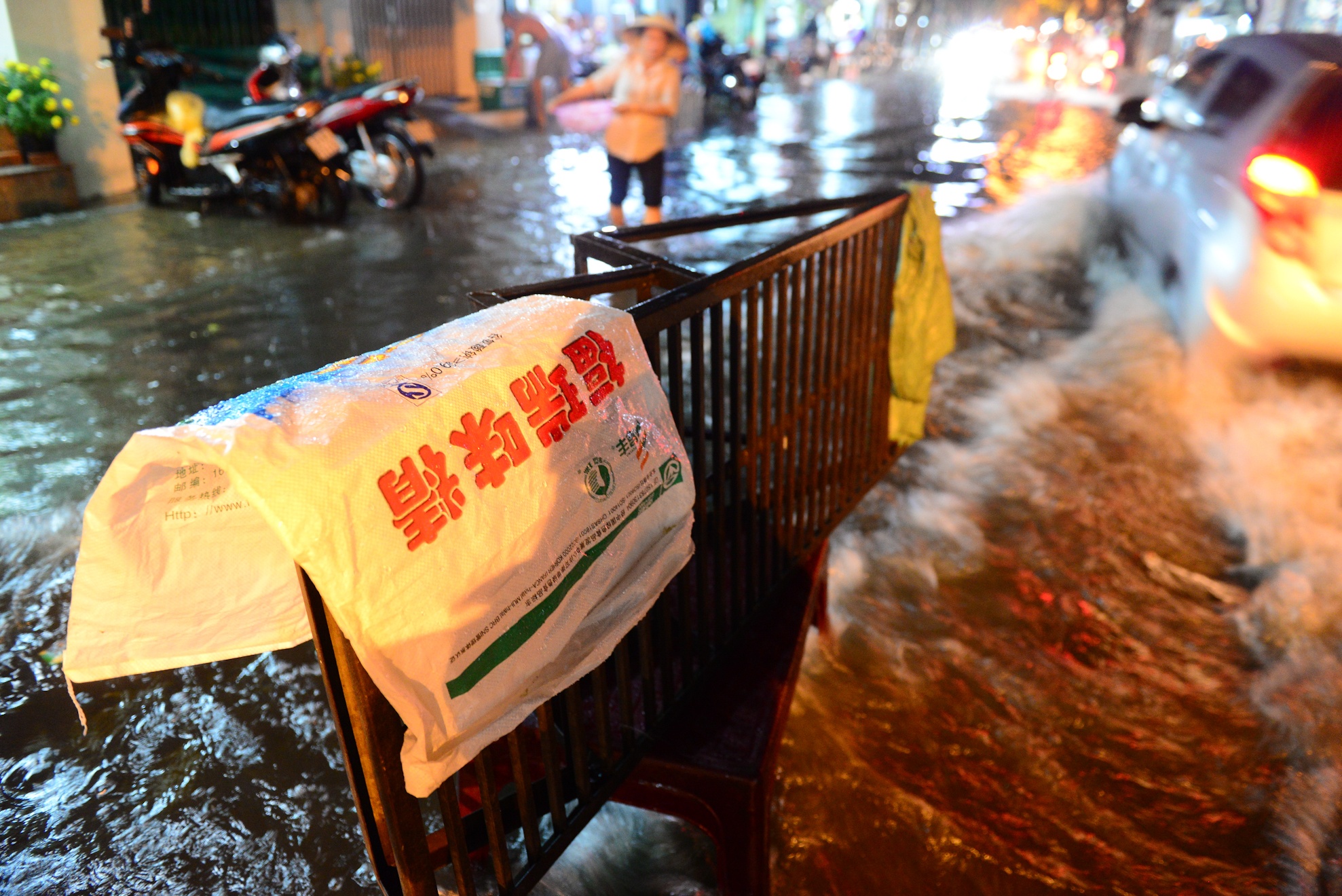 mưa ngập mùng 6 tết ảnh 12 mua ngap mung 6 tet anh 12