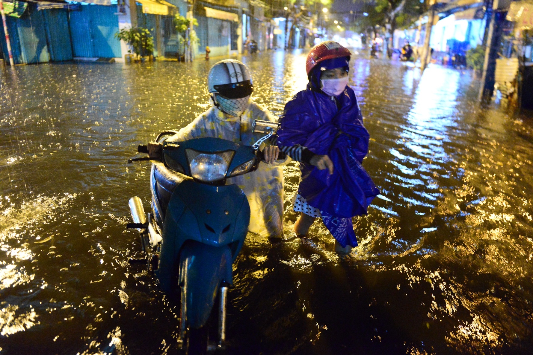 mưa ngập mùng 6 tết ảnh 2 mua ngap mung 6 tet anh 2