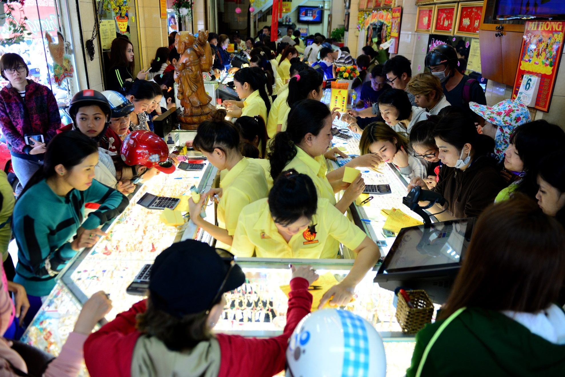 Nguoi Sai Gon do xo mua vang via Than tai anh 1