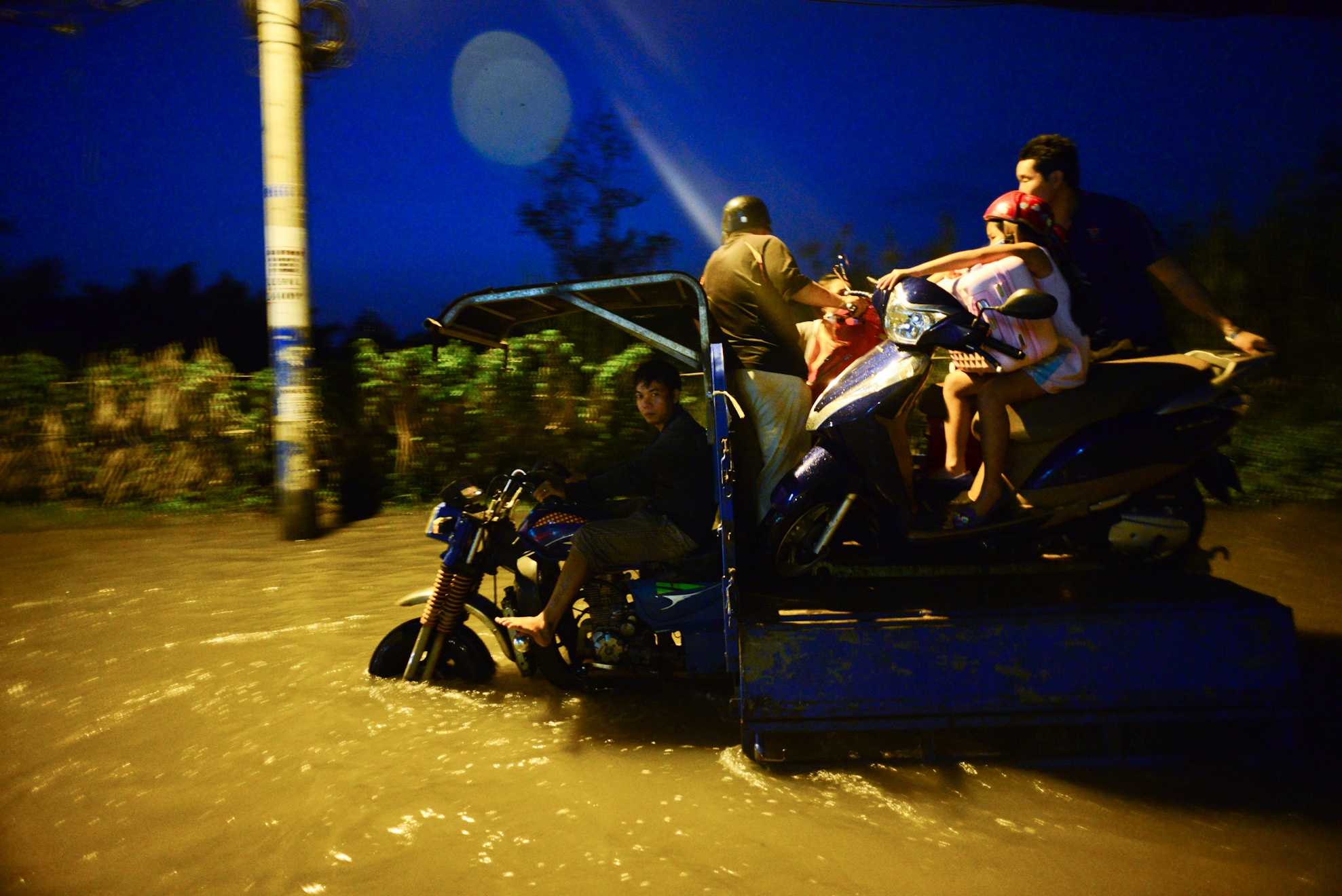 Trieu cuong nuoc ngap anh 14