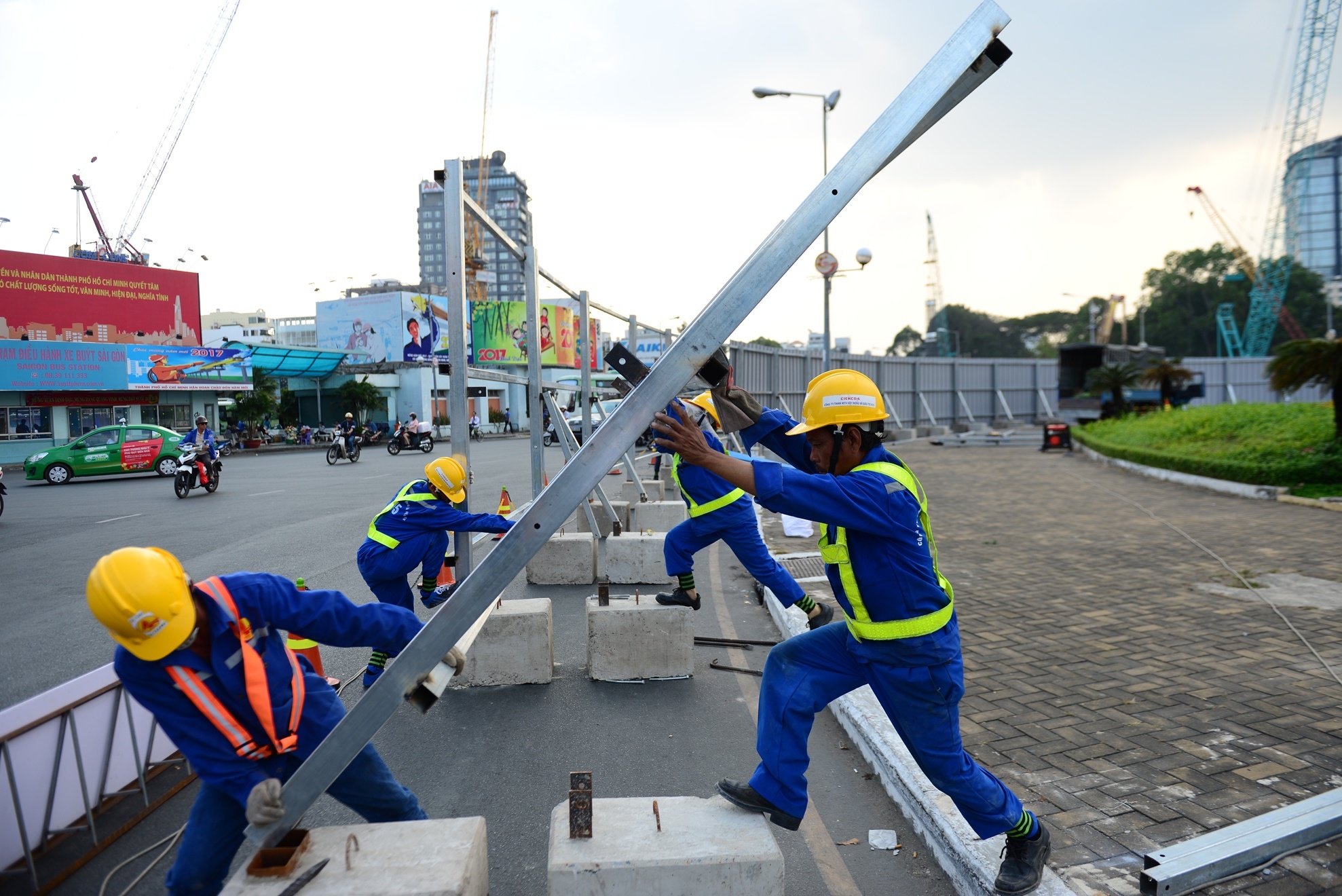pha do vong xoay quach thi trang, anh 2
