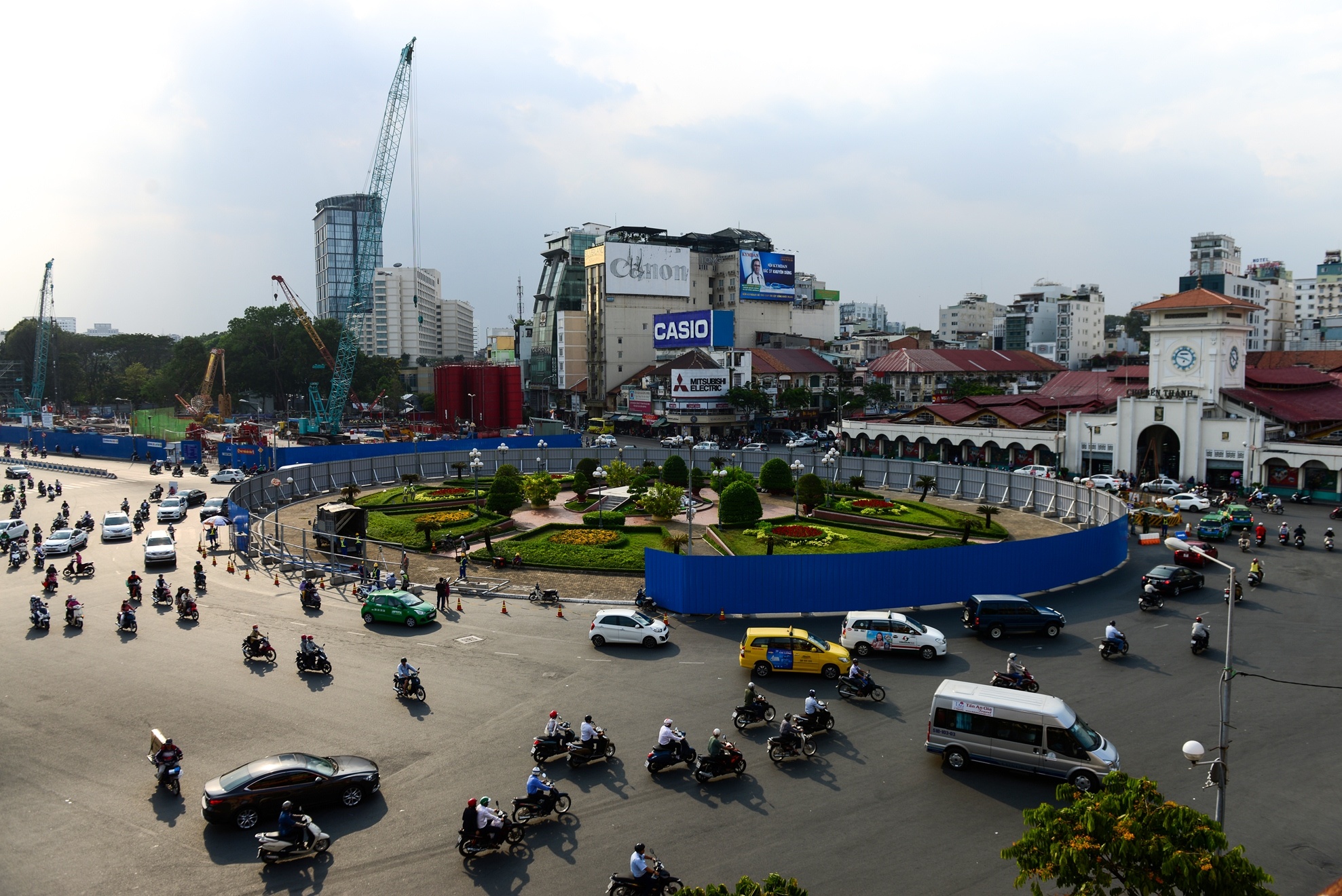 pha do vong xoay quach thi trang, anh 1