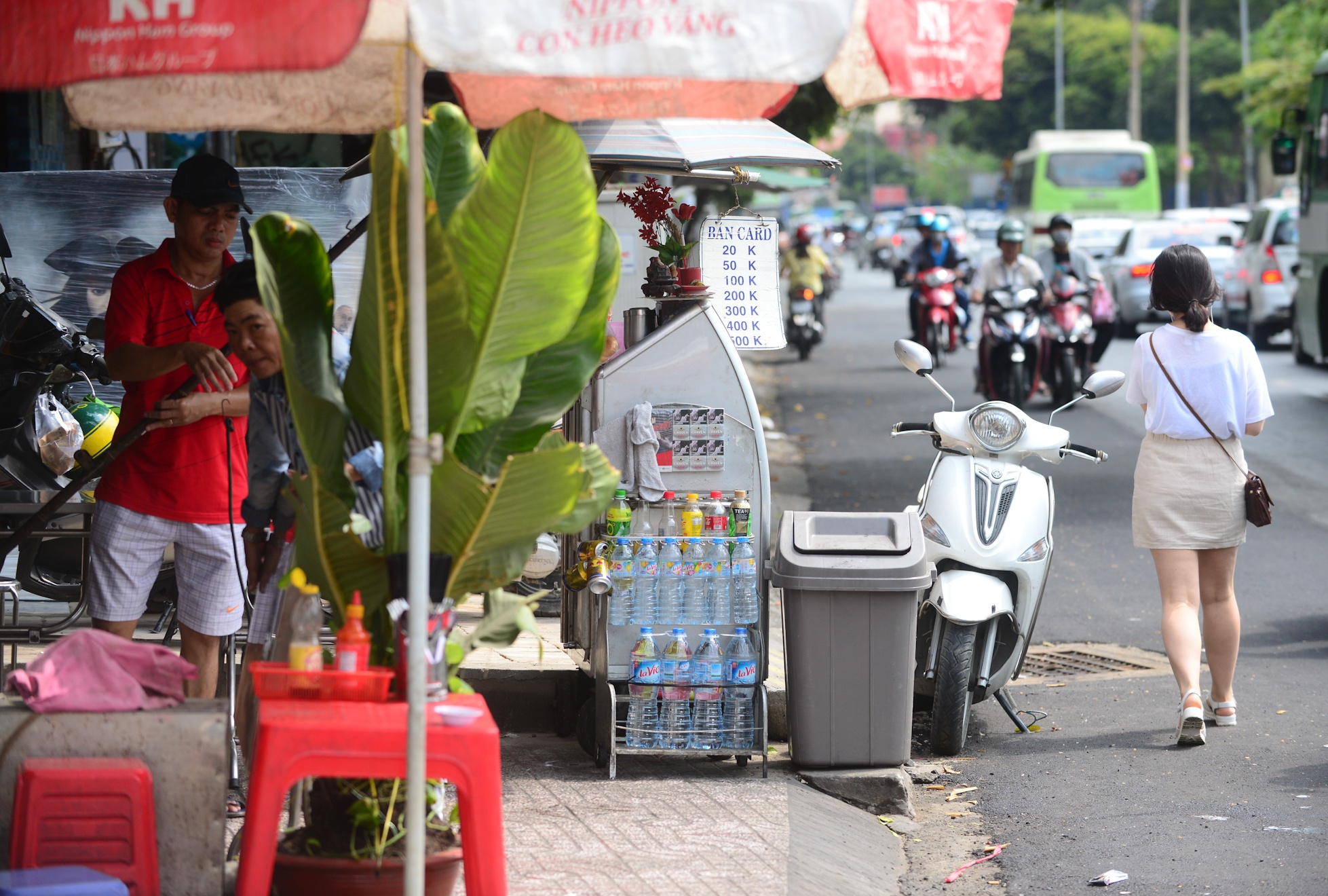 Lan chiem via he o quan 1 anh 4