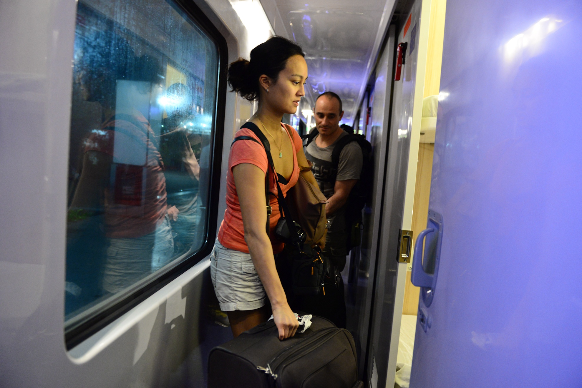 Tau 5 sao di Nha Trang anh 2