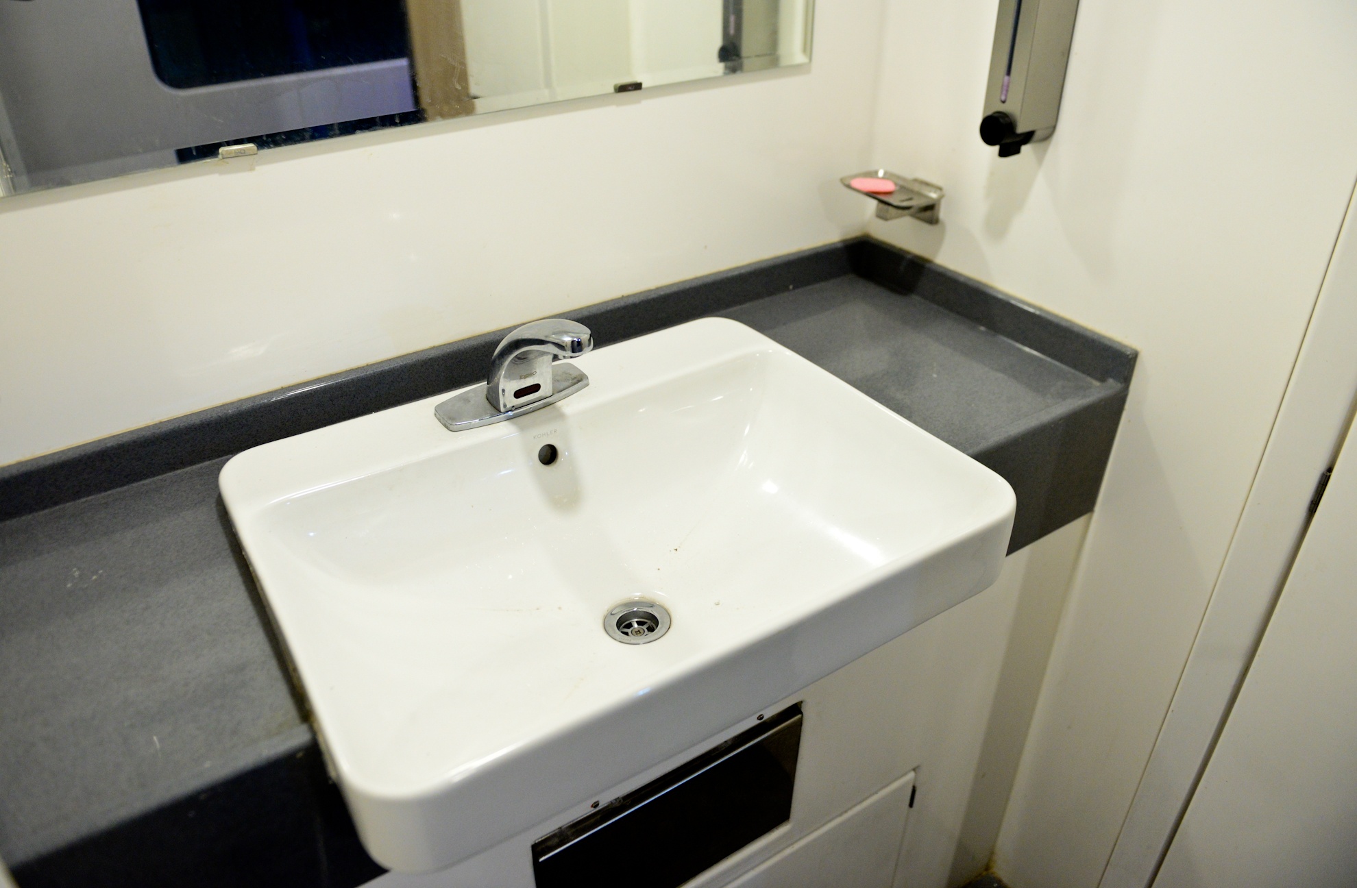 Tau 5 sao di Nha Trang anh 6