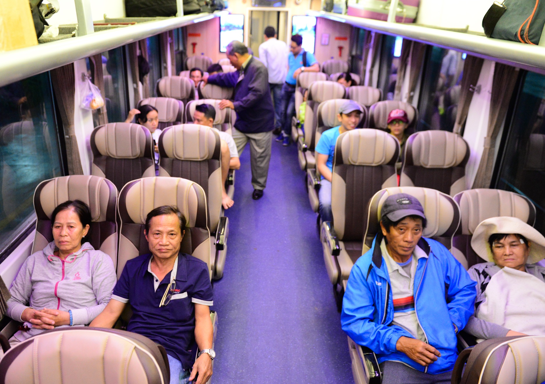 Tau 5 sao di Nha Trang anh 8