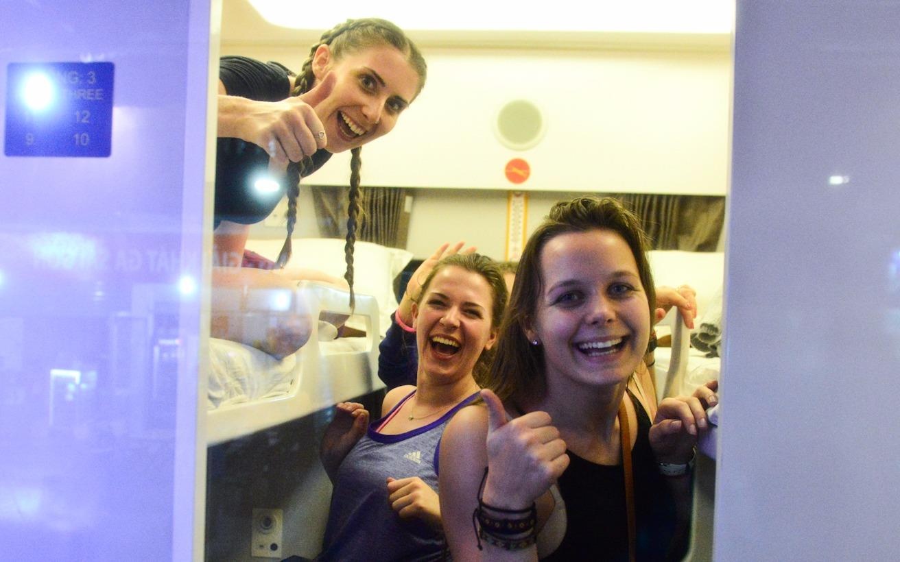 Can canh tau '5 sao' tuyen Sai Gon - Nha Trang hinh anh