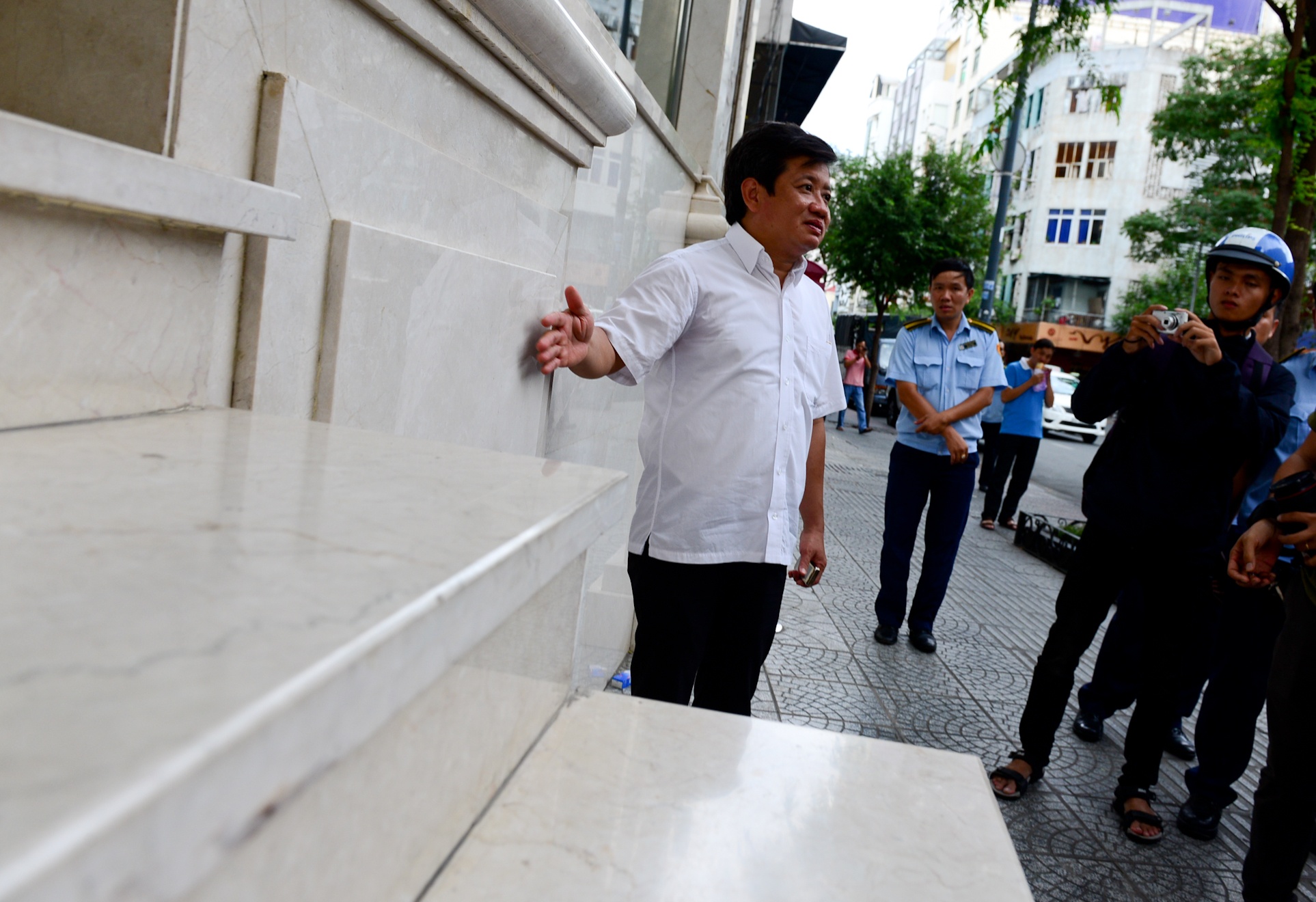 via he quan 1 anh 12