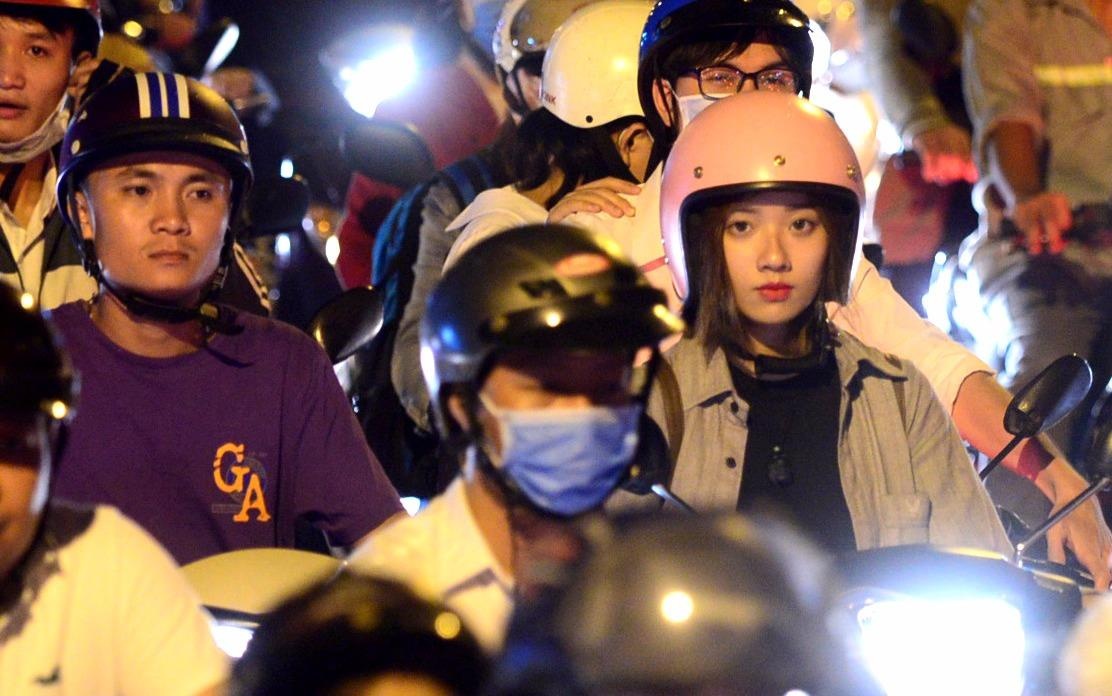 Ket xe 5 gio tai vong xoay Nguyen Thai Son hinh anh