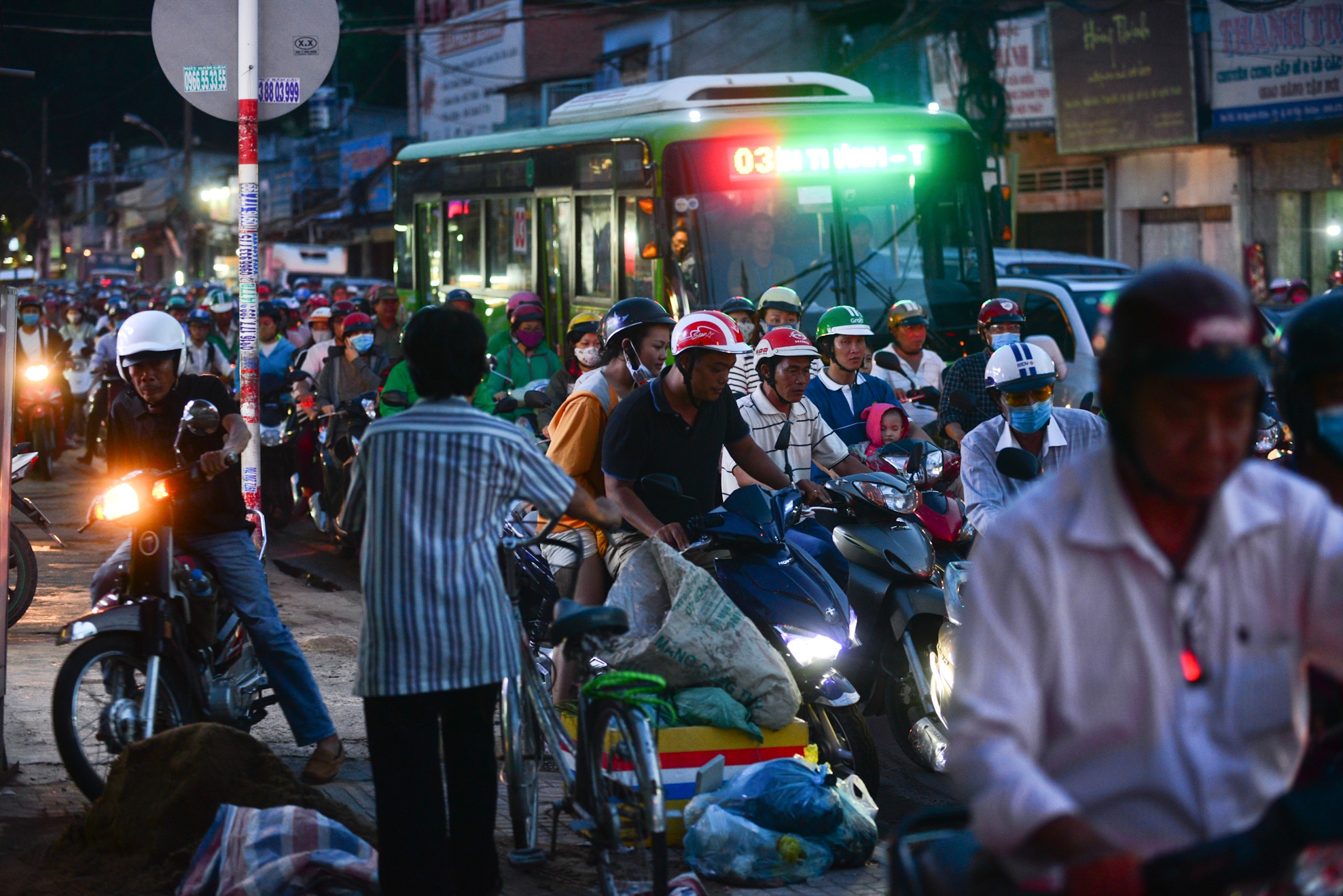 Kẹt xe ở Sài Gòn ảnh 9 Ket xe o Sai Gon anh 9