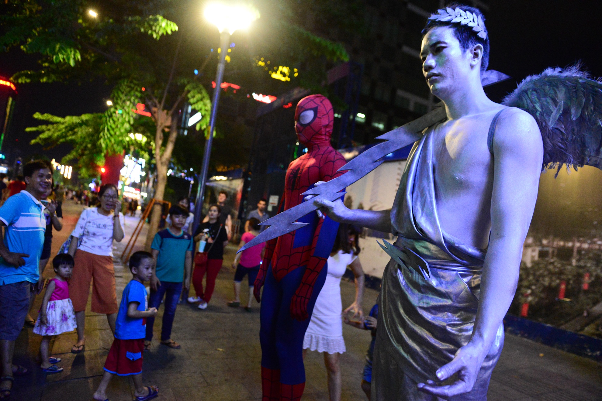 Nguoi Sai Gon choi le anh 11