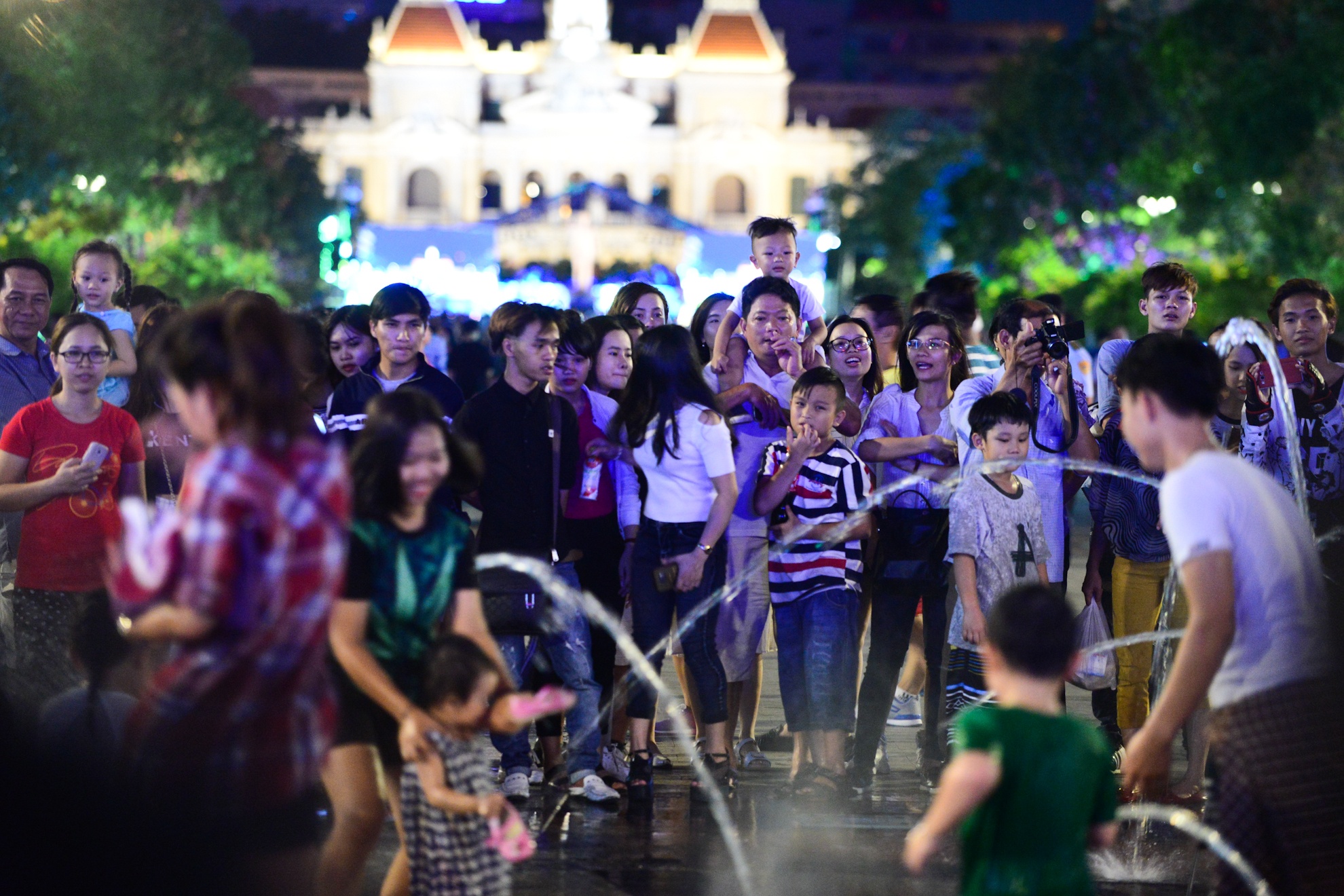 Nguoi Sai Gon choi le anh 3