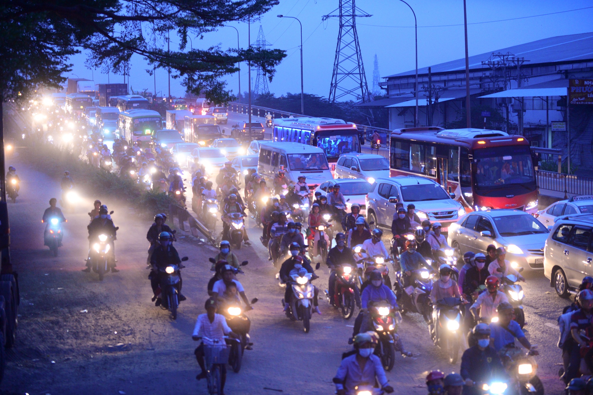 Duong Tay un u vi nguoi dan tro lai Sai Gon anh 4