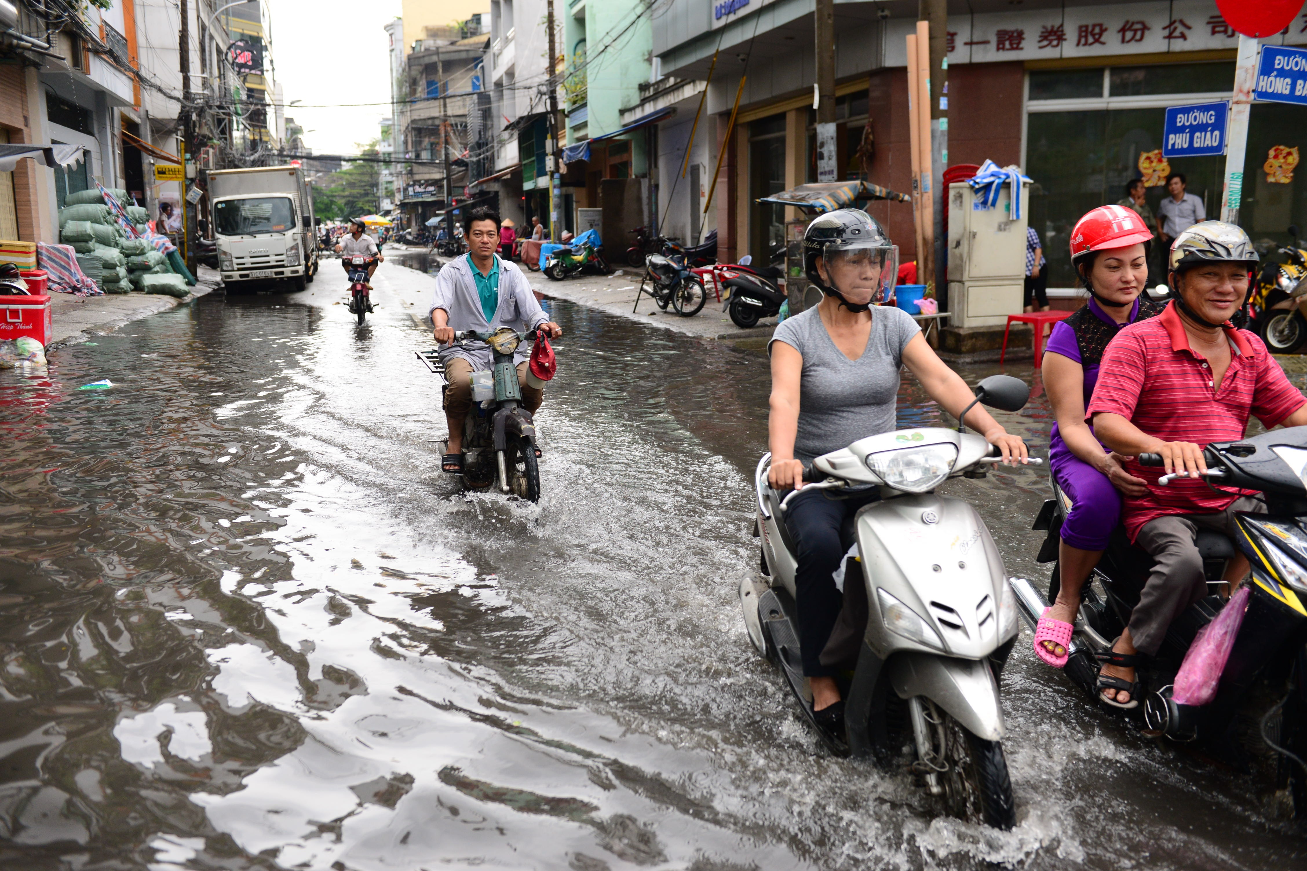 Mua ngap duong Sai Gon anh 1