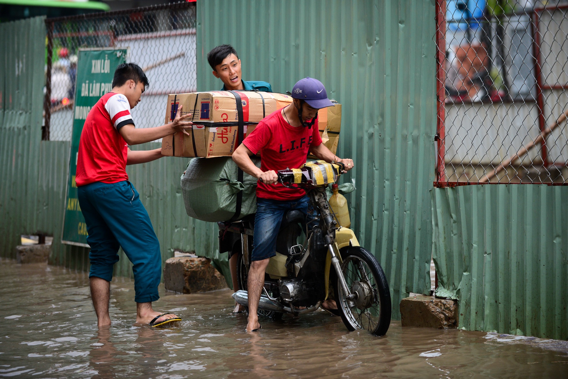 Mua ngap duong Sai Gon anh 7