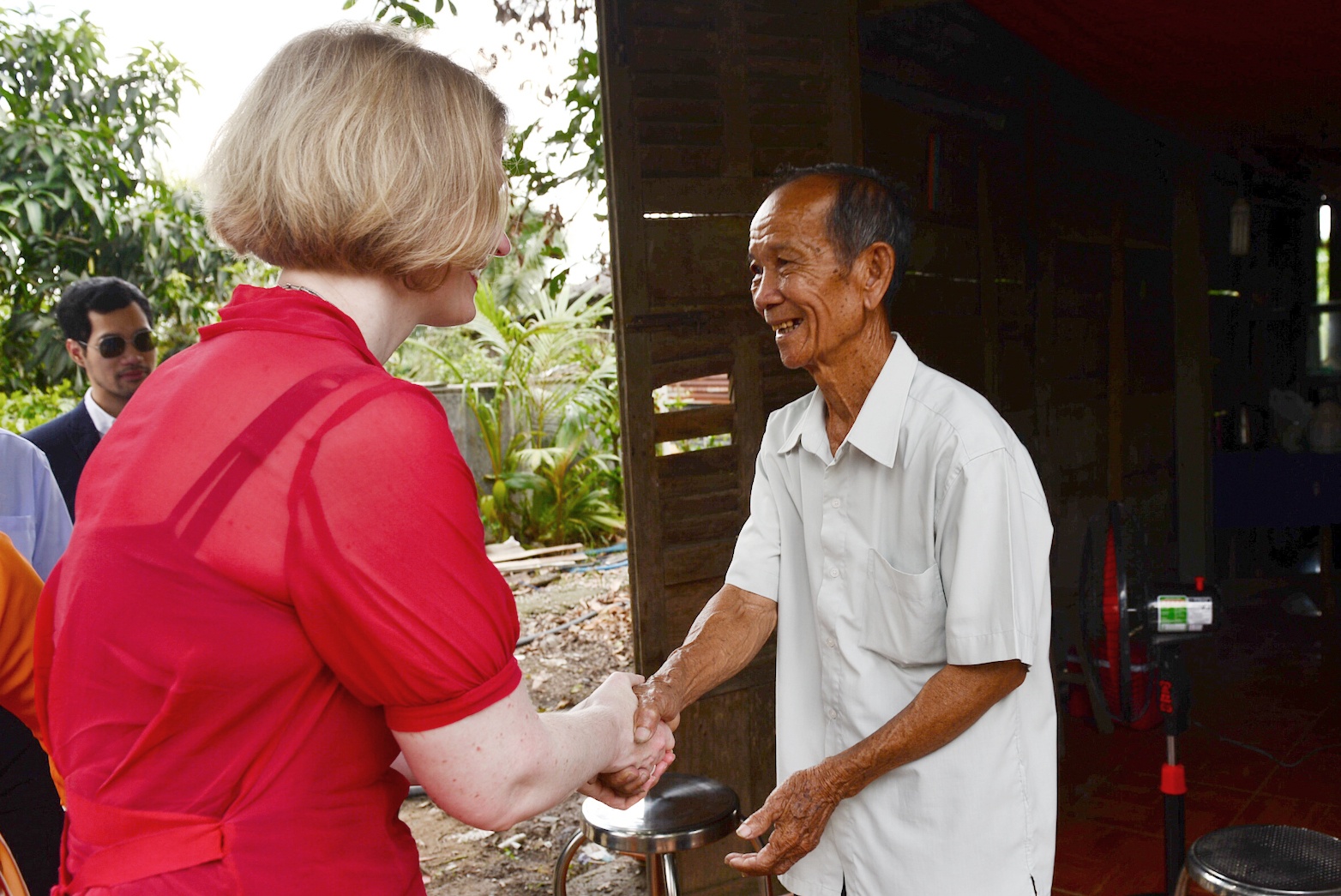 Dai su New Zealand tham vuon thanh long anh 7