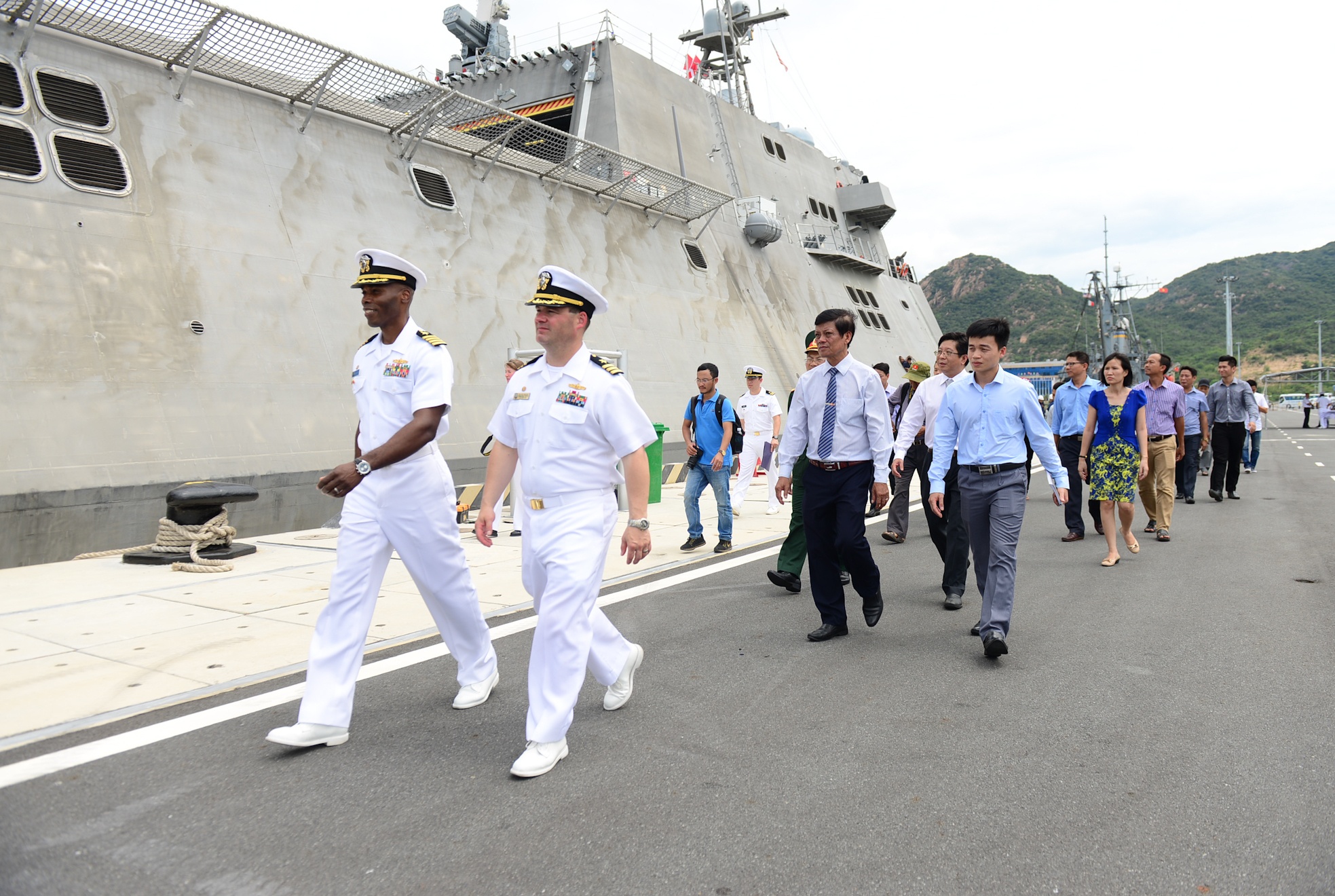 Tau My tham Cam Ranh anh 11