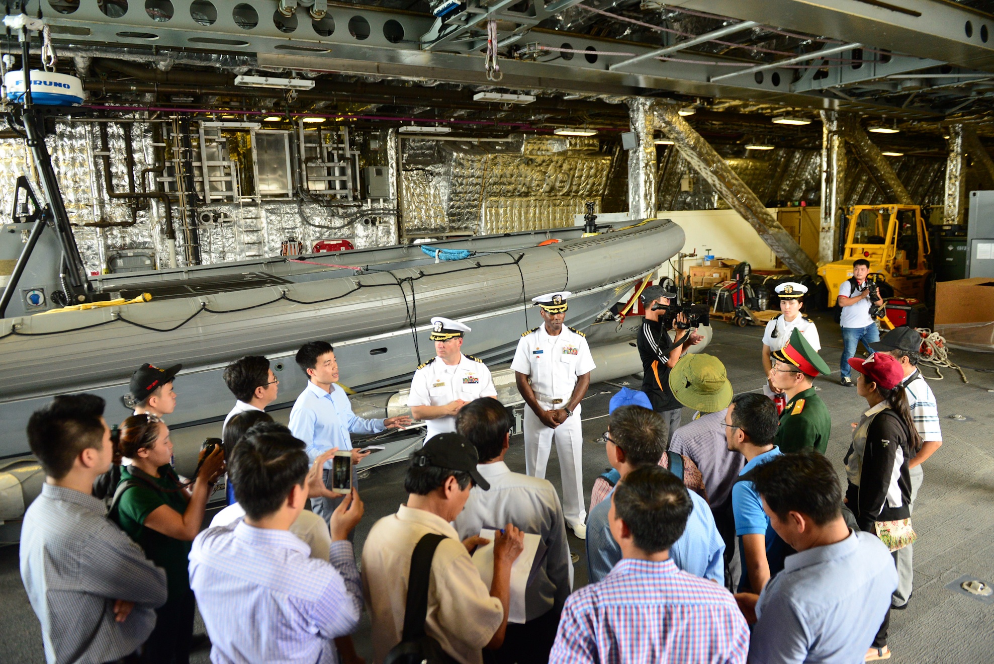 Tau My tham Cam Ranh anh 12