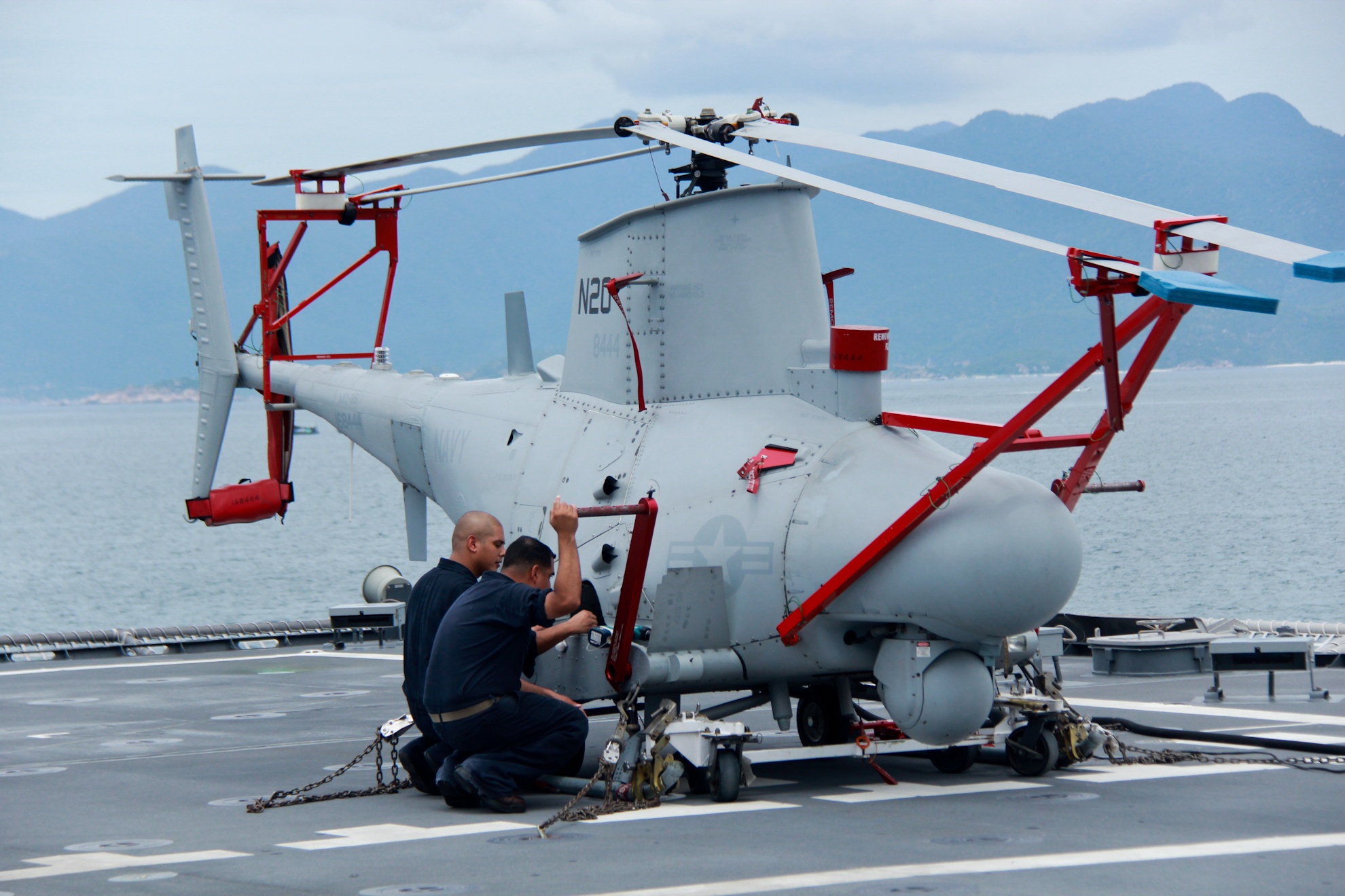 Tau My tham Cam Ranh anh 13