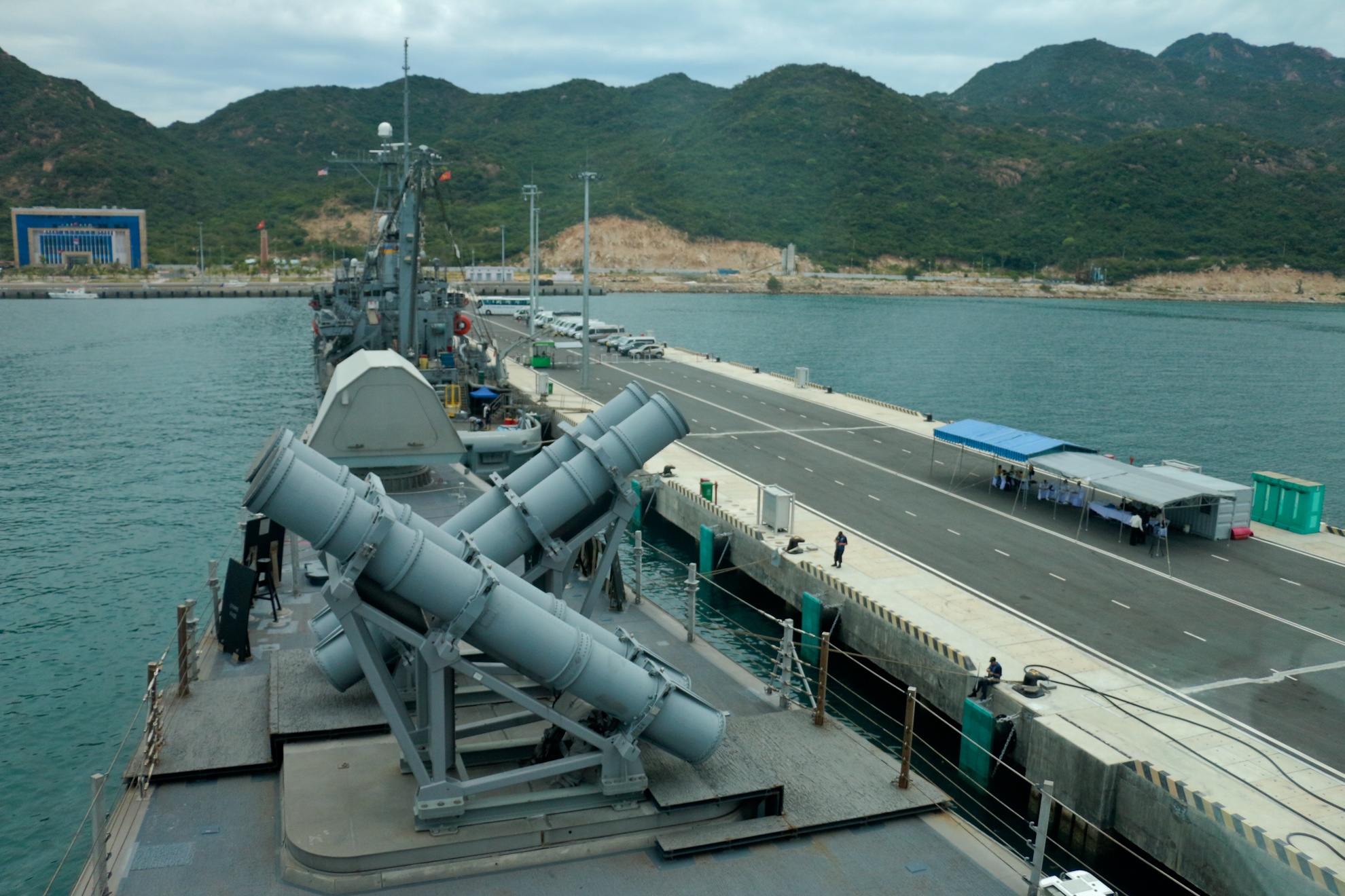 Tau My tham Cam Ranh anh 14